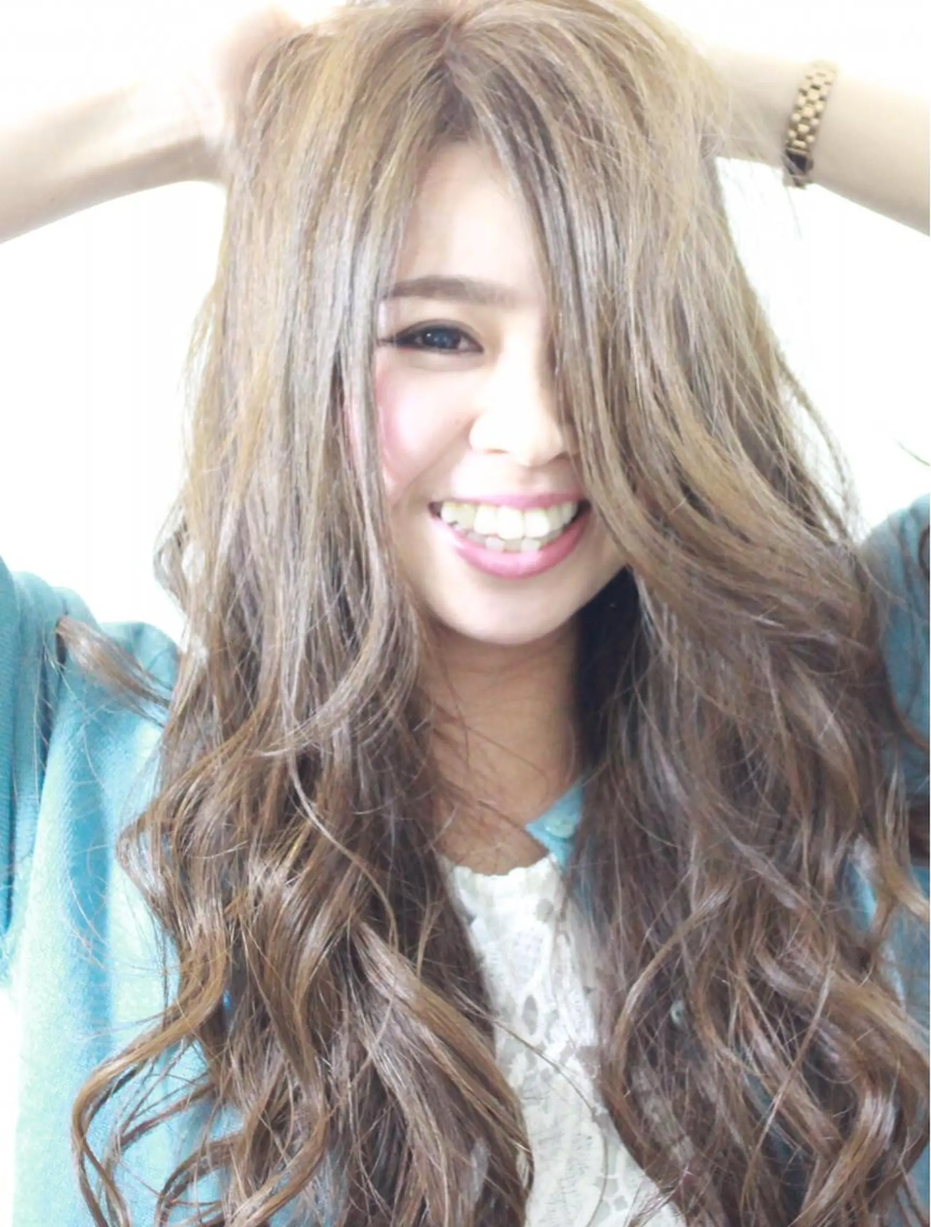 ロング 伊藤 裕貴のヘアスタイル