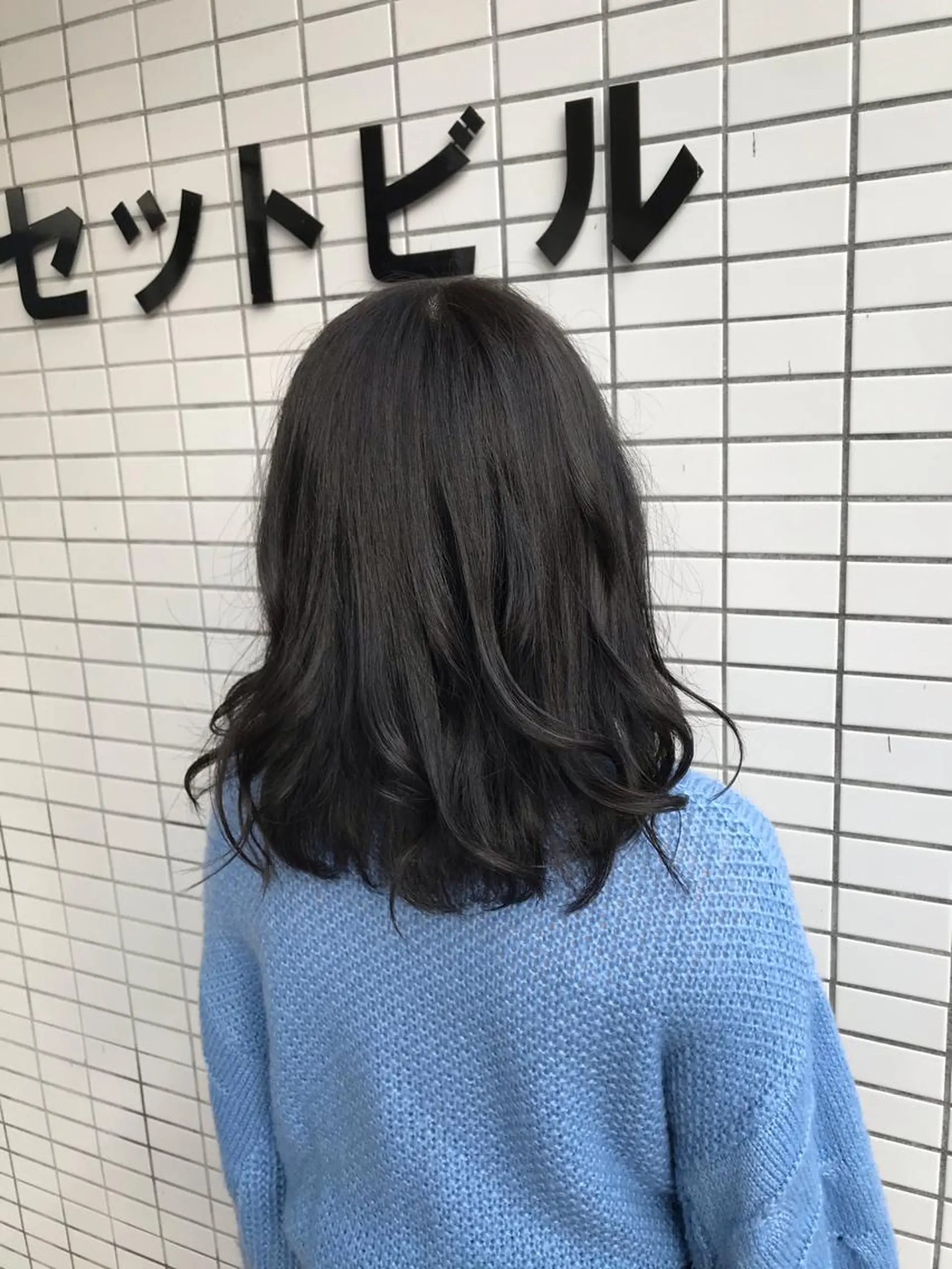 セミロング カラー 黒髪 ブルーカラー ブルーブラック KAITOH ATSUSHIのヘアスタイル