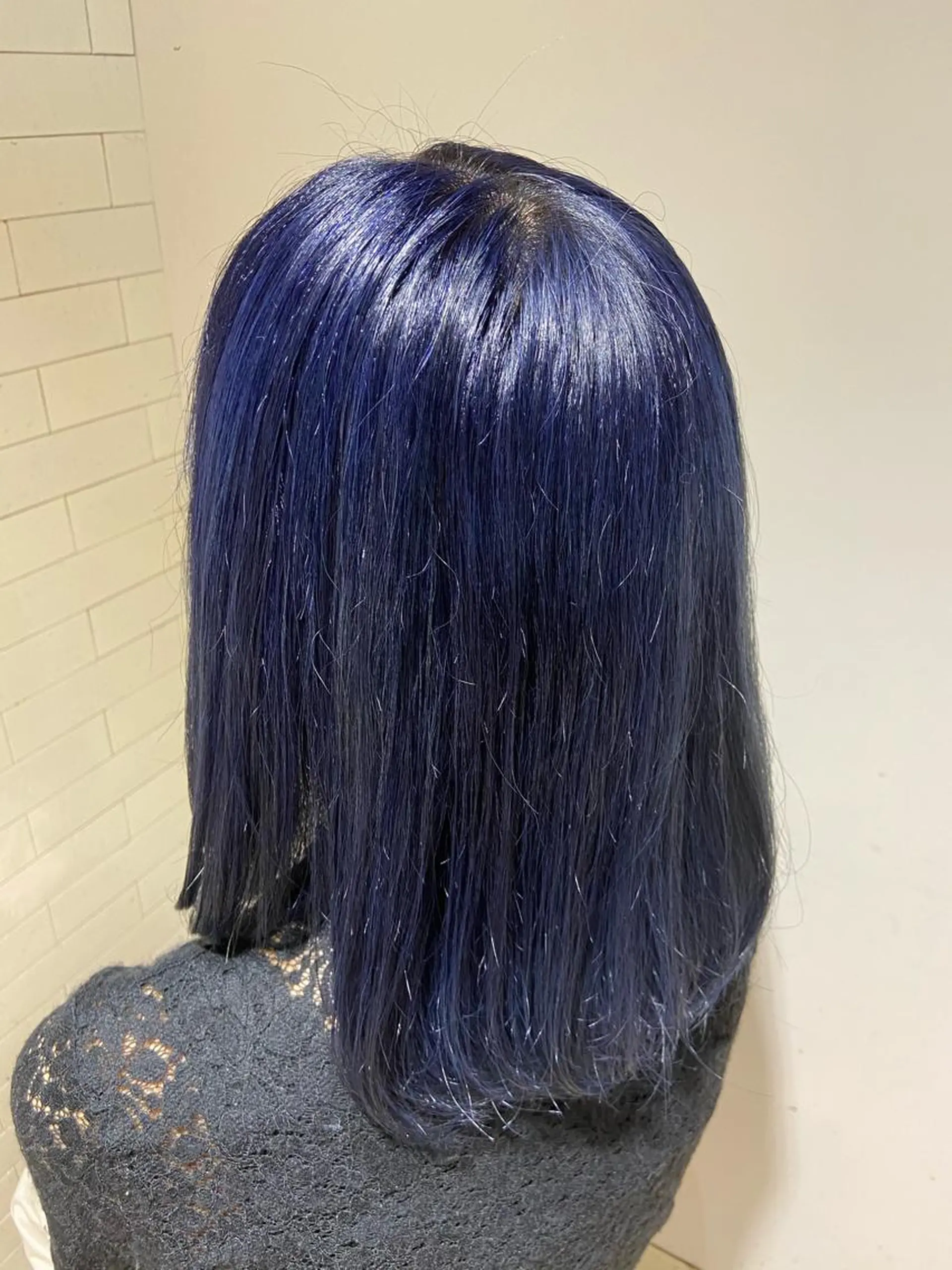 ミディアム カラー ヘアアレンジ ブリーチ ブルーカラー ネイビーカラー レイヤー×ヘッドスパ ＊保田遥＊のヘアスタイル