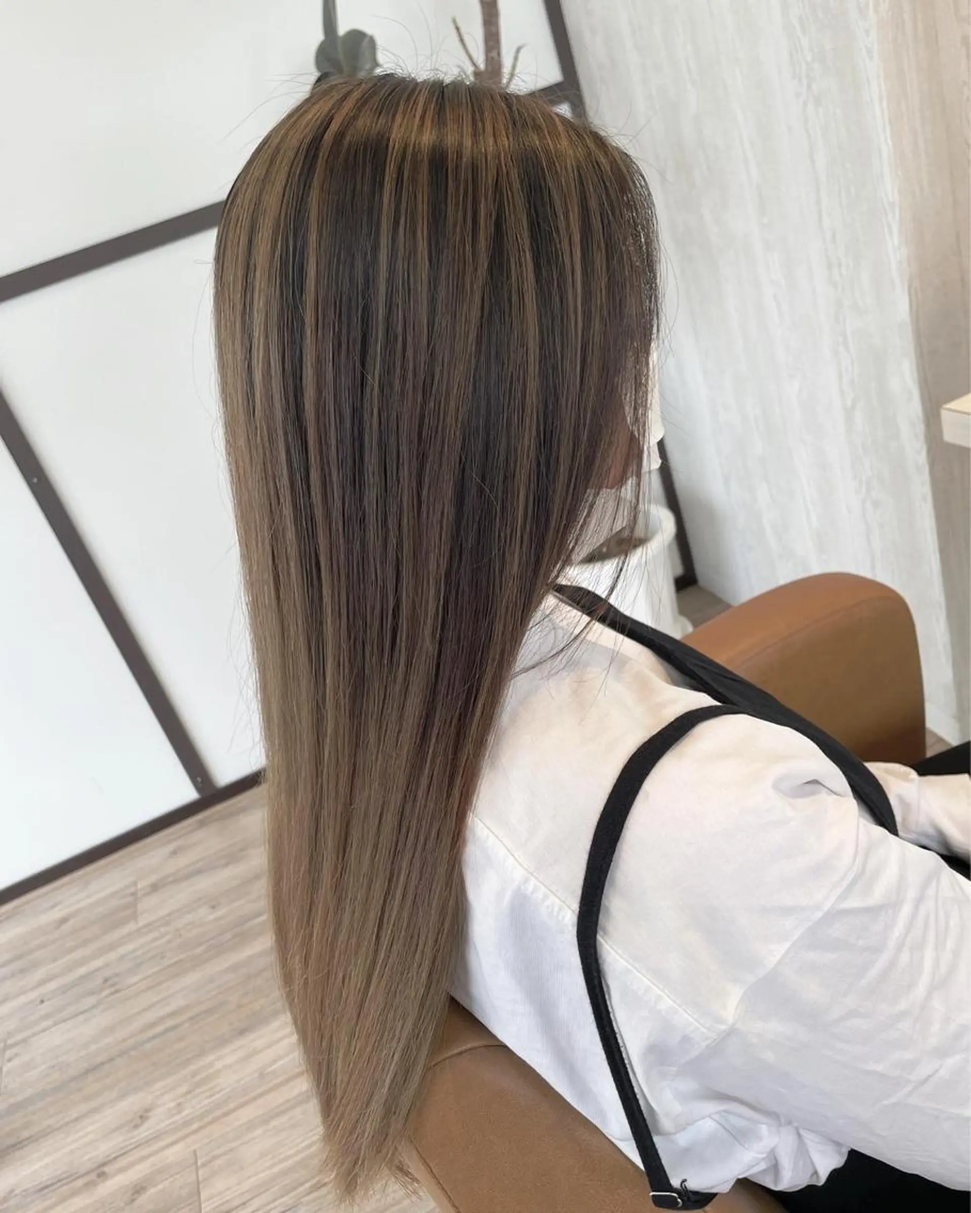 ロング カラー アッシュ ベージュカラー ミルキーベージュ 外国人風カラー レイヤーカット ヘアカラー トリートメント 河合秀明/ショート /ボブ/レイヤーのヘアスタイル