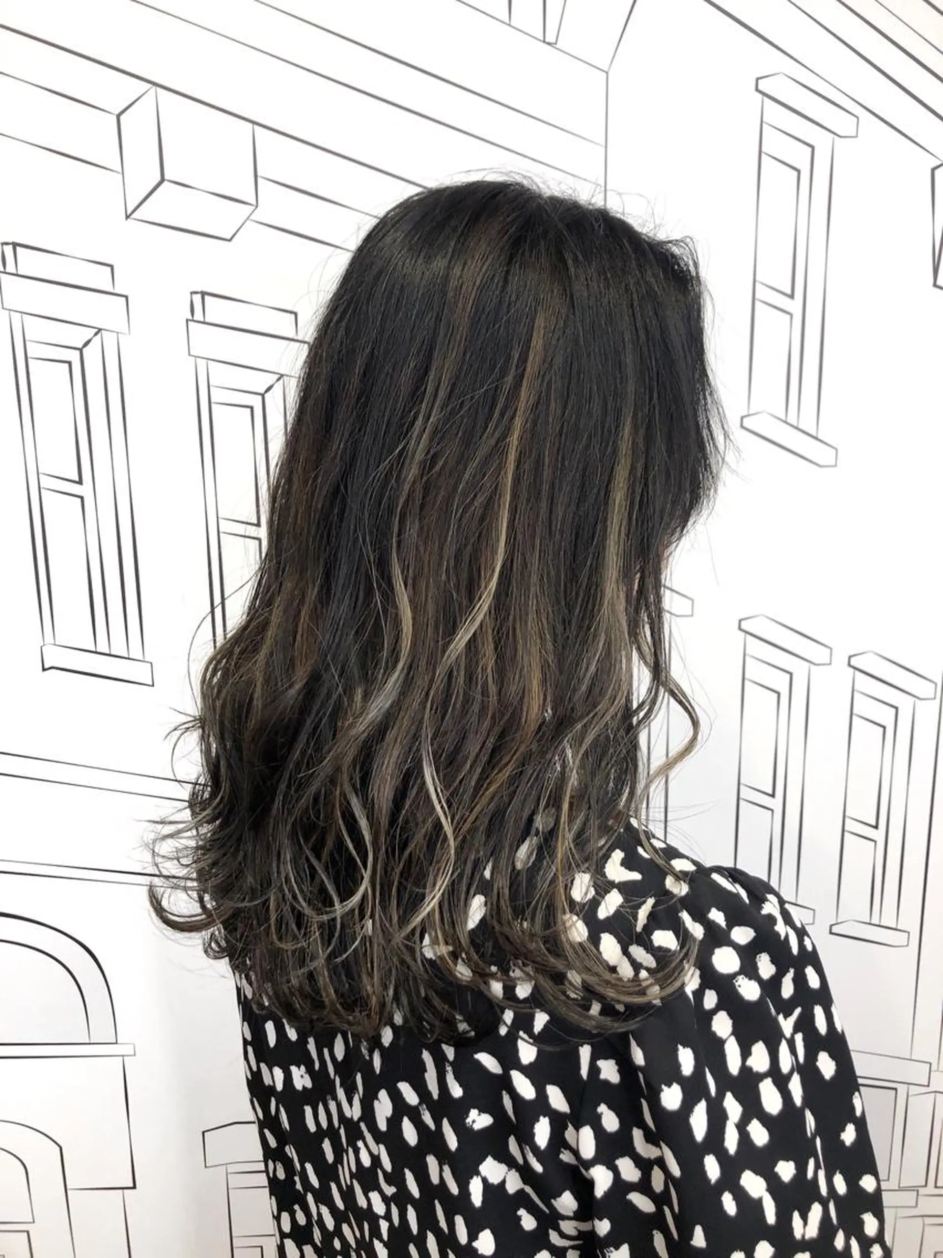 セミロング TOMOKA 艶髪/透明感カラーのヘアスタイル