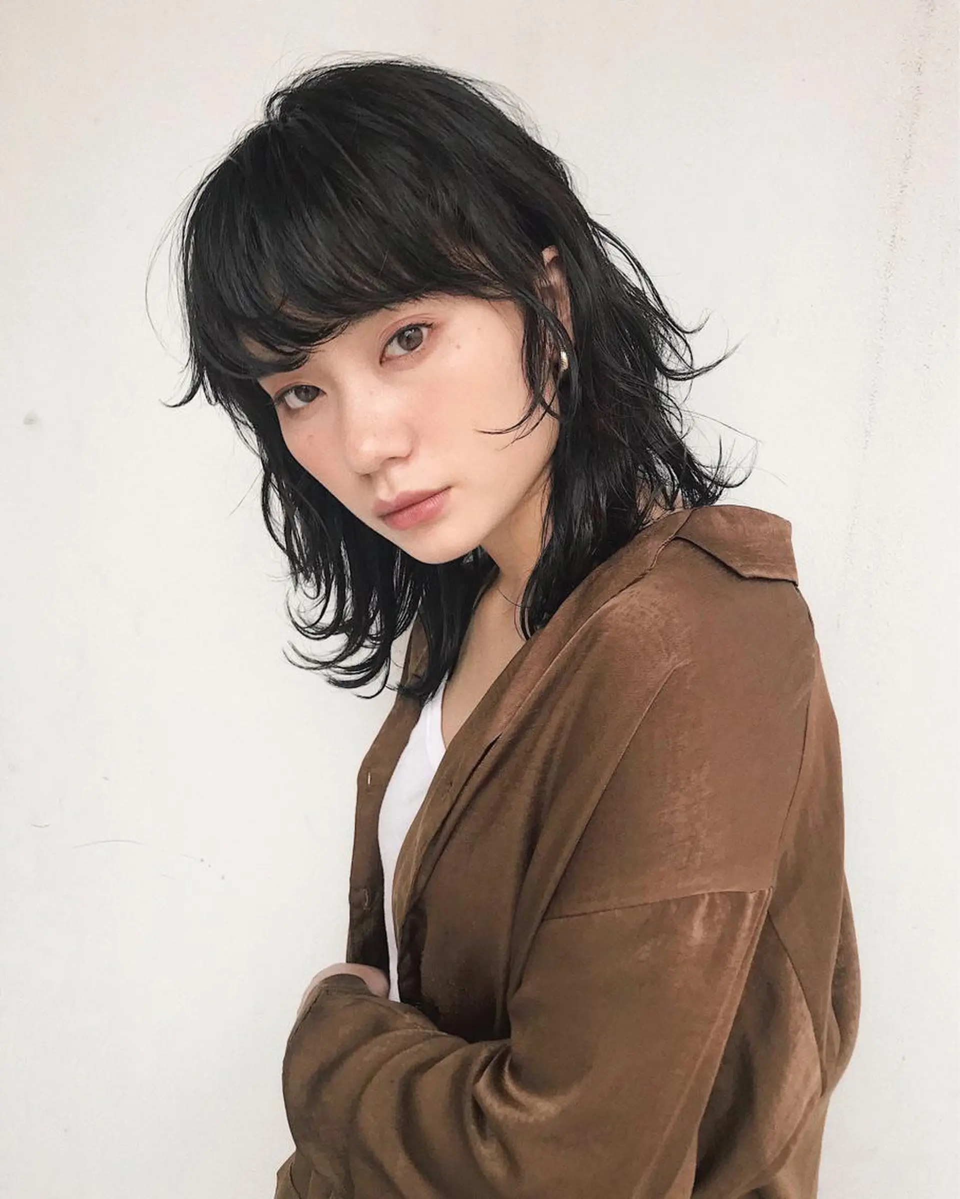 ミディアム カラー パーマ ヘアアレンジ ミディアムパーマ レイヤーカット 似合わせカット ウルフカット ウルフレイヤー カット トリートメント 松田 亮葉のヘアスタイル