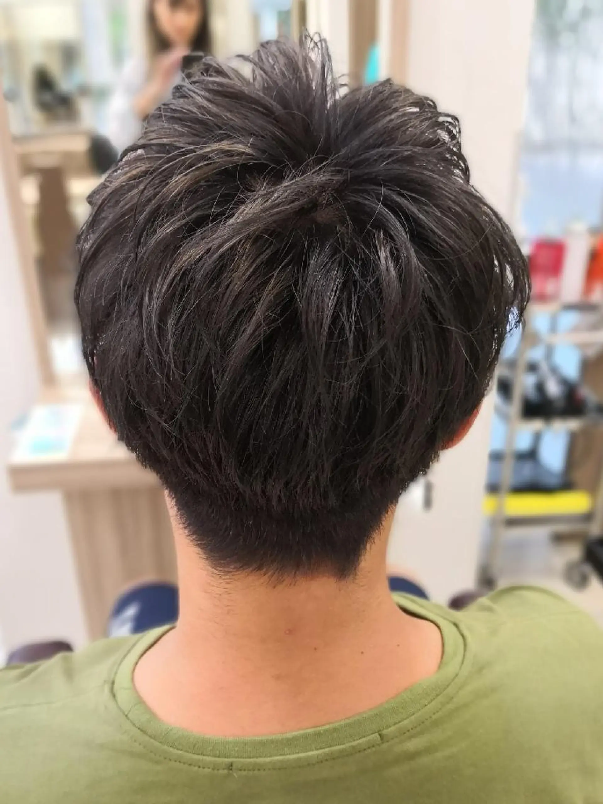 ショート メンズ カラー アッシュ シルバー シルバーアッシュ 🩶ハイライトカラー 🩶ASH西葛西鈴木のヘアスタイル