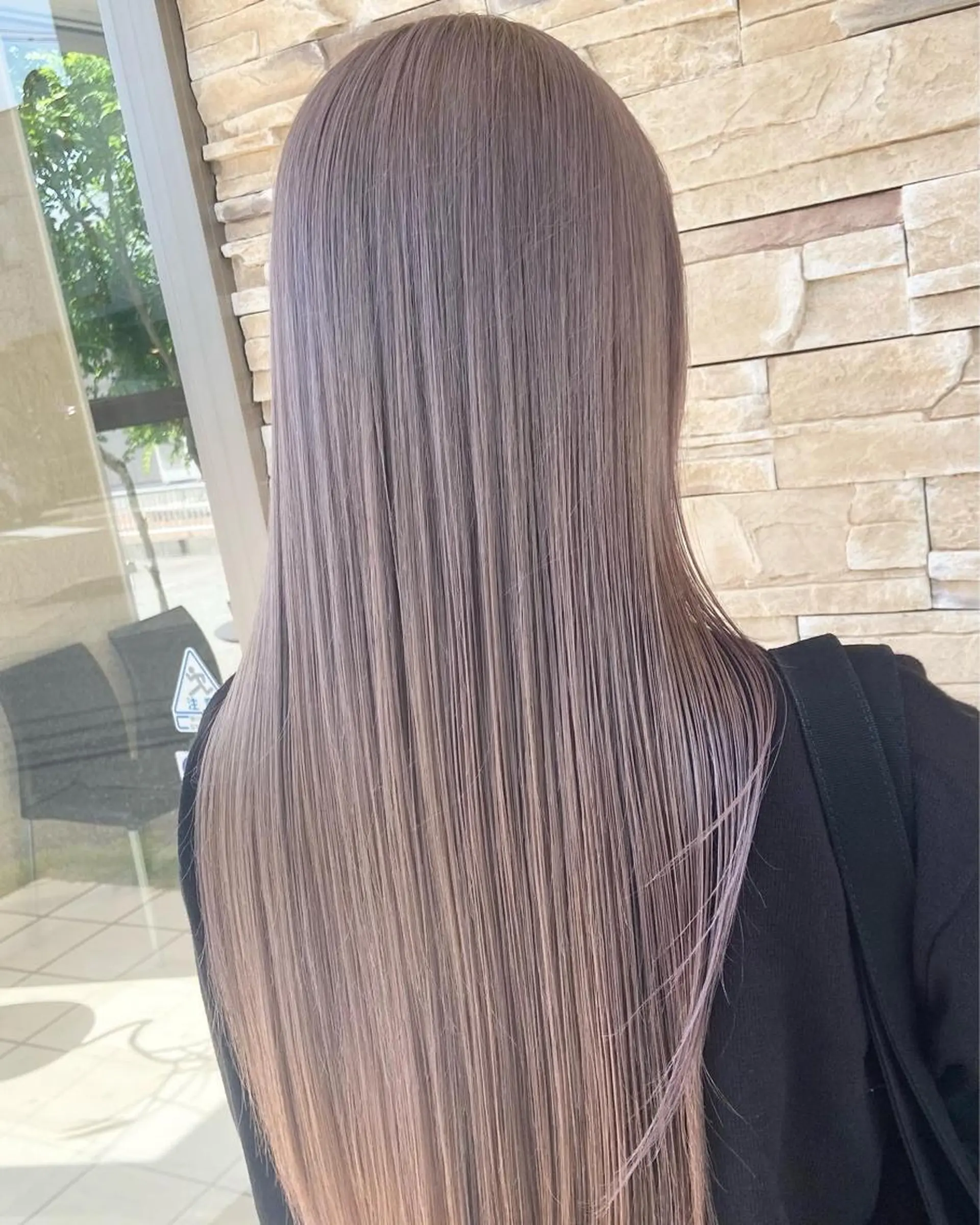 ロング カラー シールエクステ 黒髪 透明感カラー グラデーションカラー グレージュ 杉木 勝太のヘアスタイル