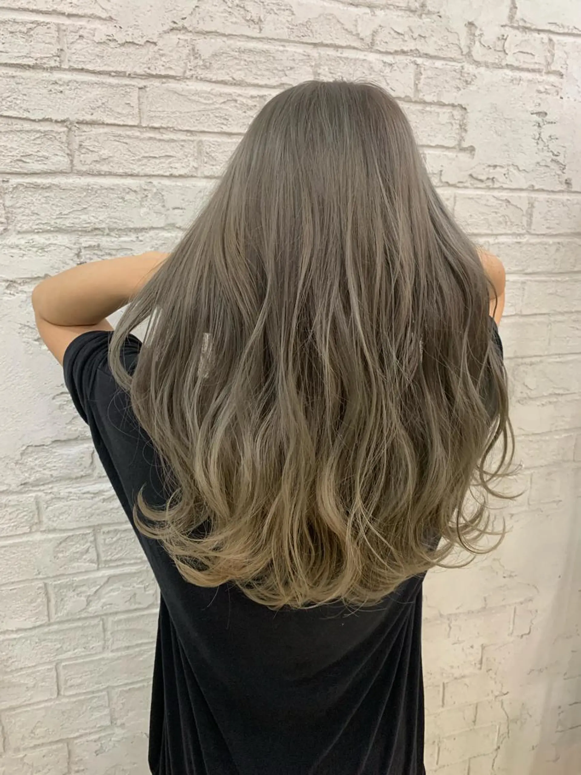 セミロング 🇺🇸ハイライト特 化美容師🇺🇸漆沢のヘアスタイル