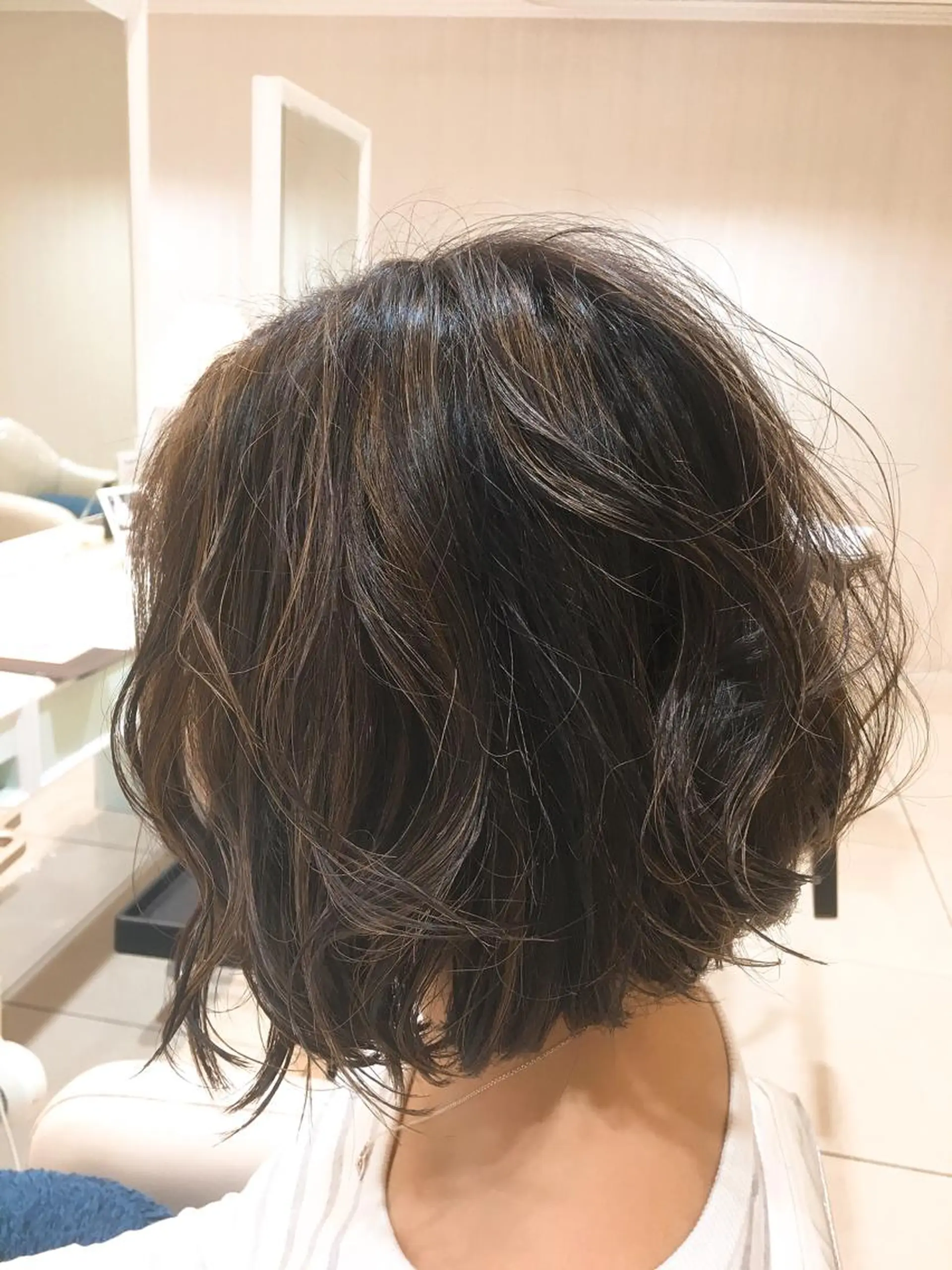ショート カラー グレージュ ハイライトカラー 外国人風カラー ハイライト ハイトーン/ブリーチ 山崎　悠次のヘアスタイル