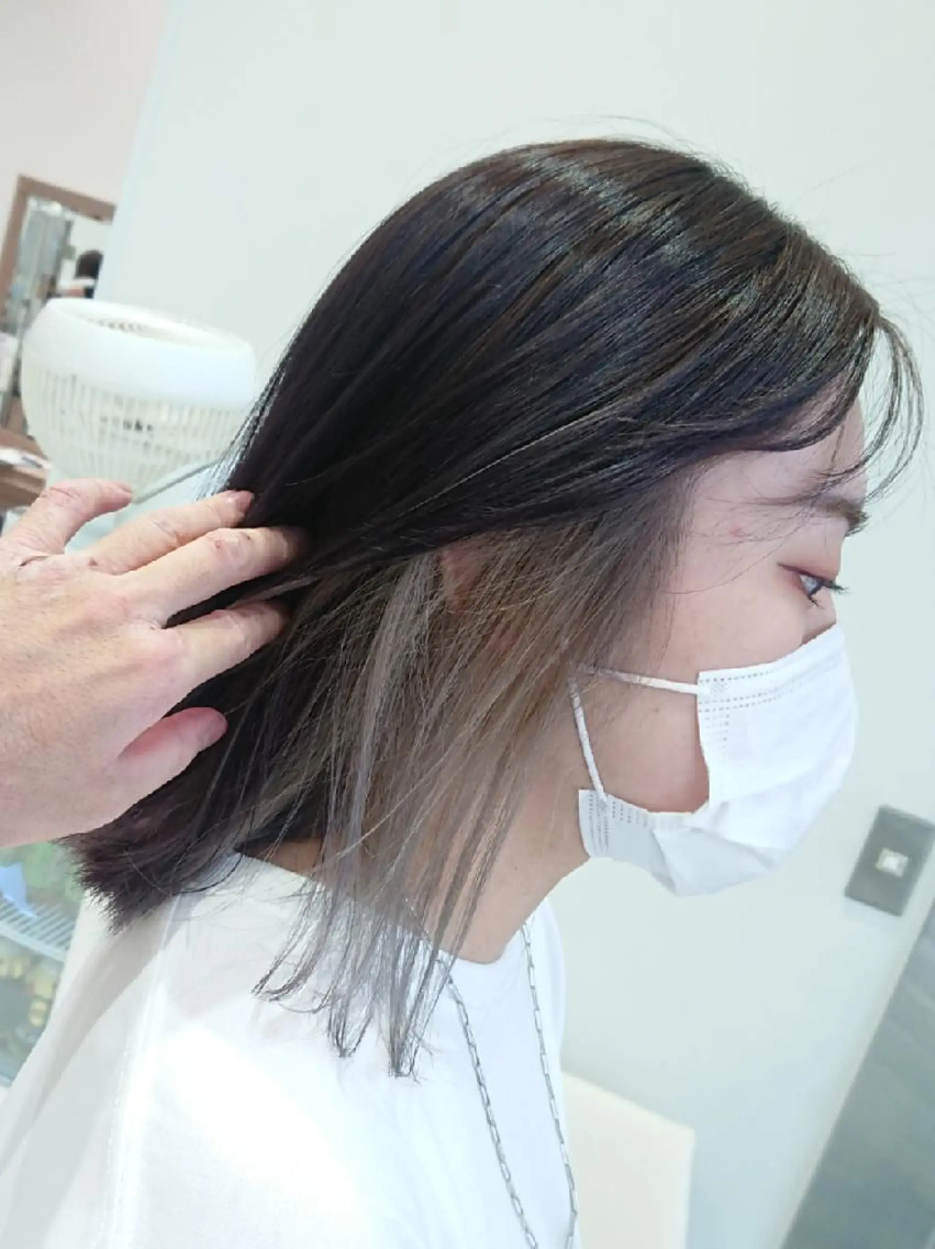 ミディアム カラー ブリーチ ケアブリーチ インナーカラー あらげ 🌈推しカラー🌈ᵕのヘアスタイル