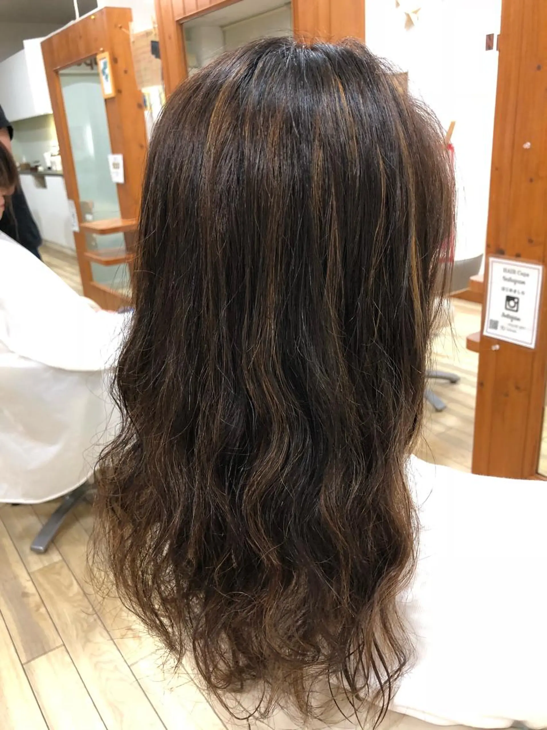 ロング カラー ハイライトカラー 卒業式のヘアスタイル ハイライト Snaly カラー特化ページのヘアスタイル