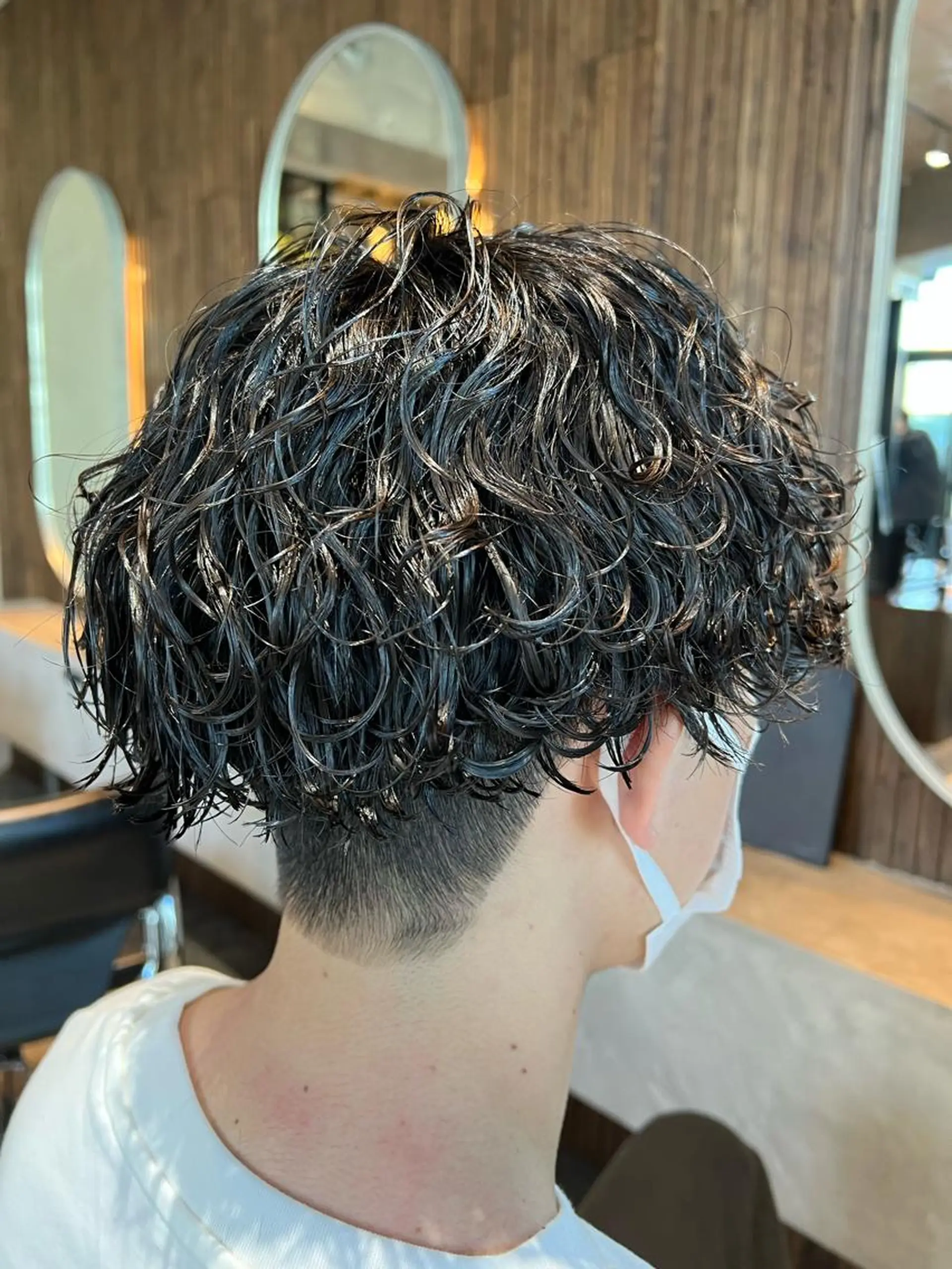 ショート パーマ メンズ メンズパーマ 波巻きパーマ スパイラルパーマ カット パーマ トリートメント 波巻きスパイラルパー マ/シャドウパーマ駿のヘアスタイル