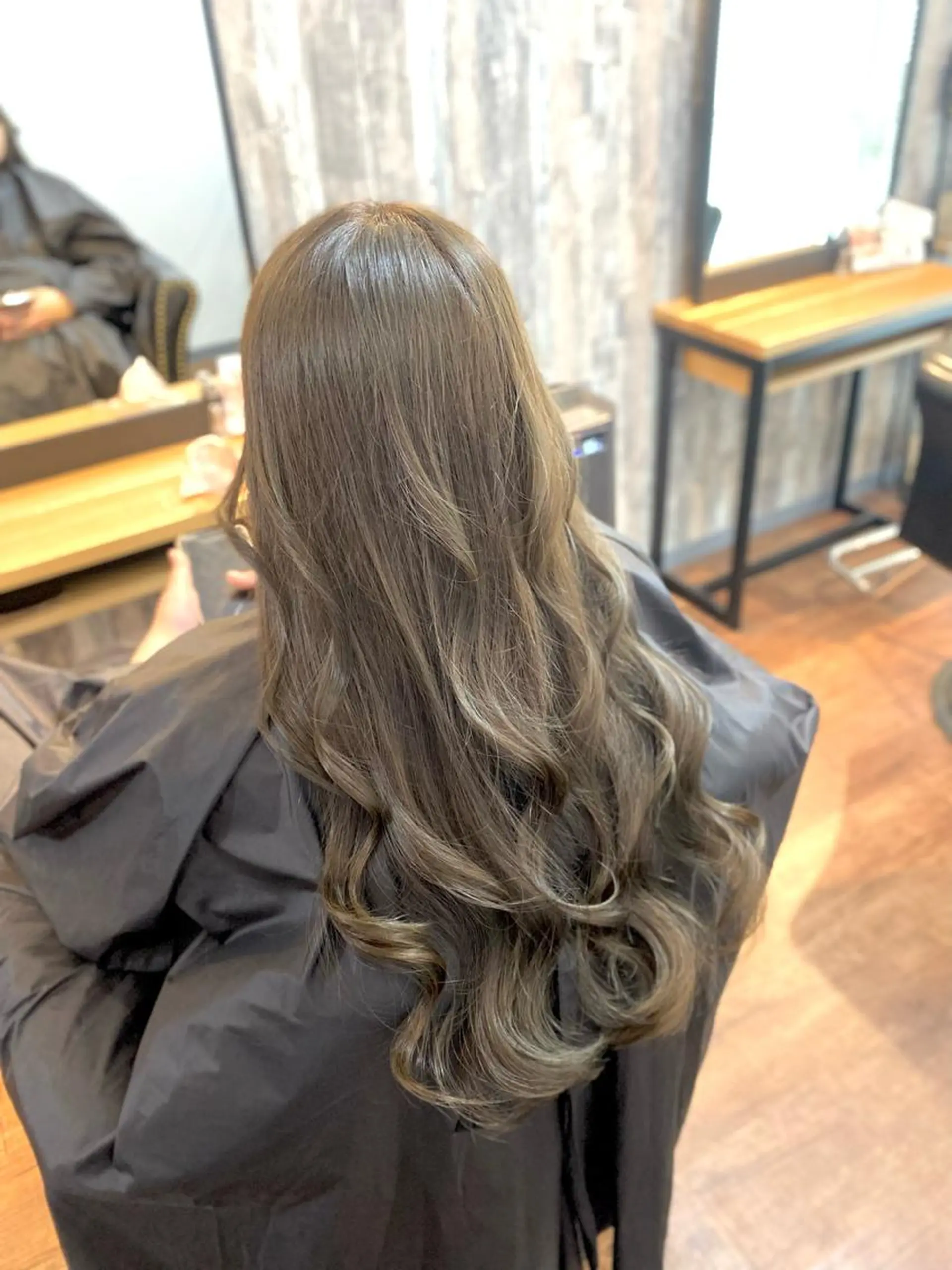 ロング カラー キッズ グレージュ オリーブグレージュ オリーブグレー カット ヘアカラー Luzir⭐︎ GEN⭐︎のヘアスタイル