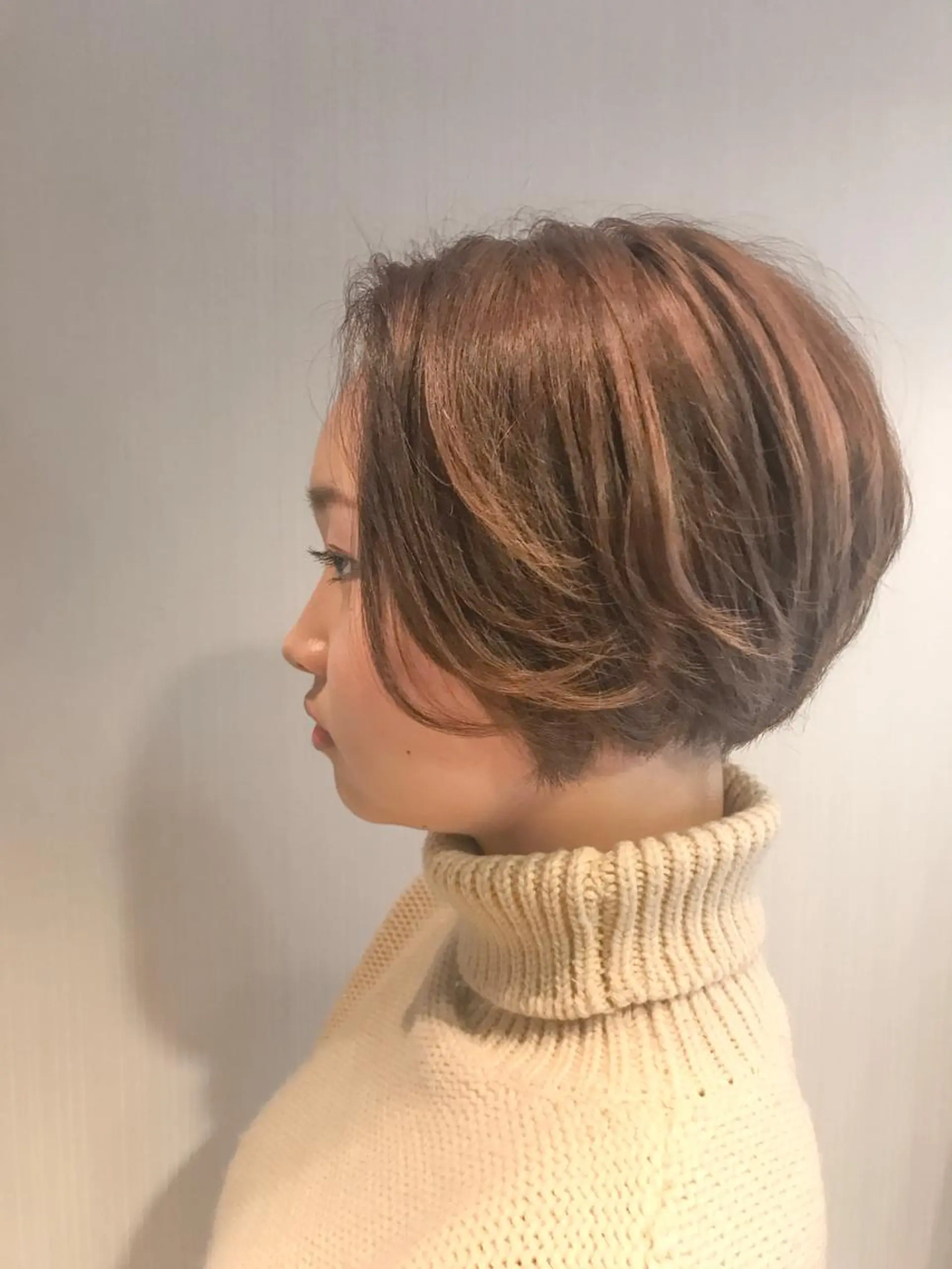 ショート カラー ひろせ かなのヘアスタイル