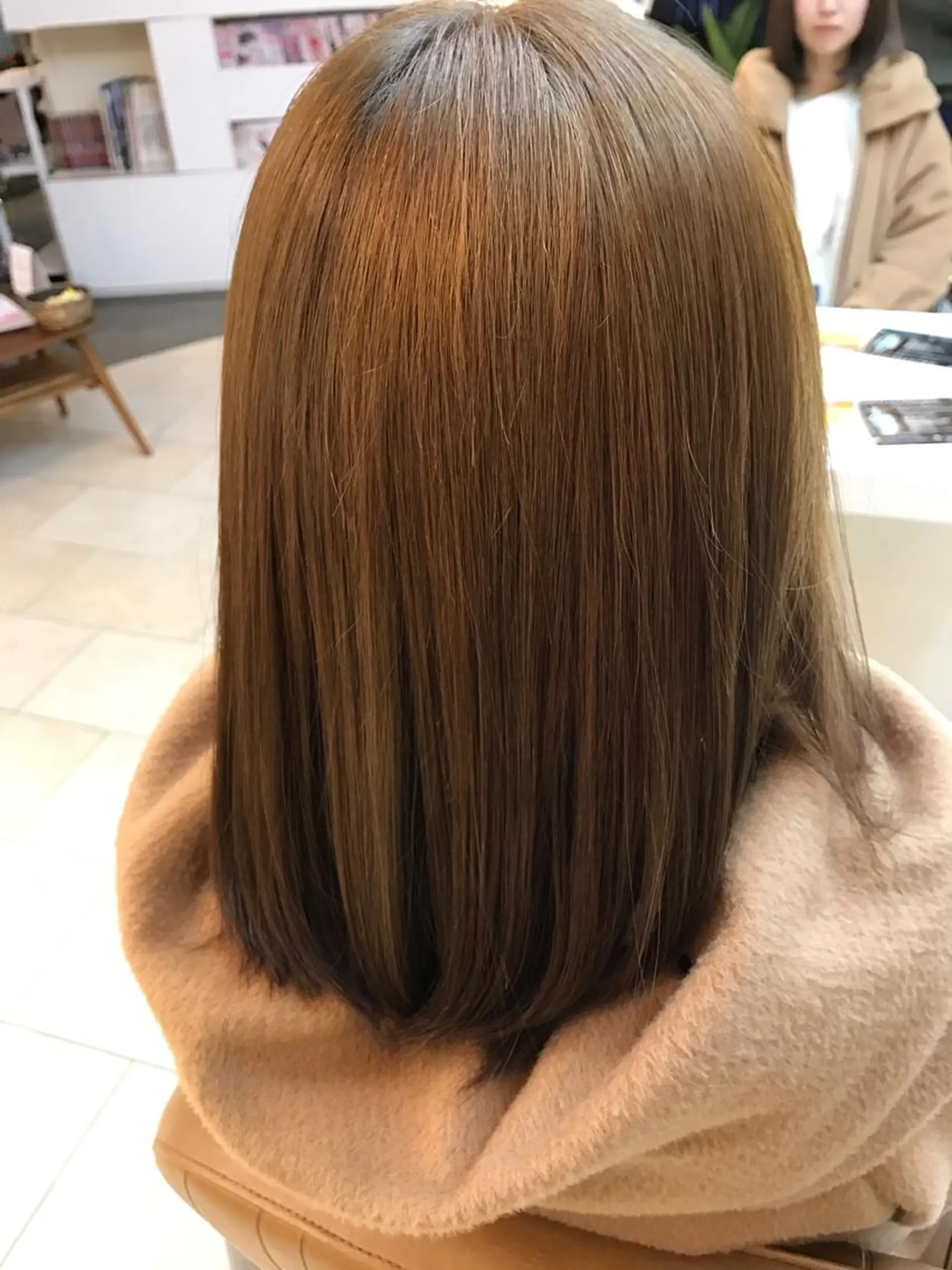 ミディアム カラー 坂西 春果のマツエク・マツパデザイン