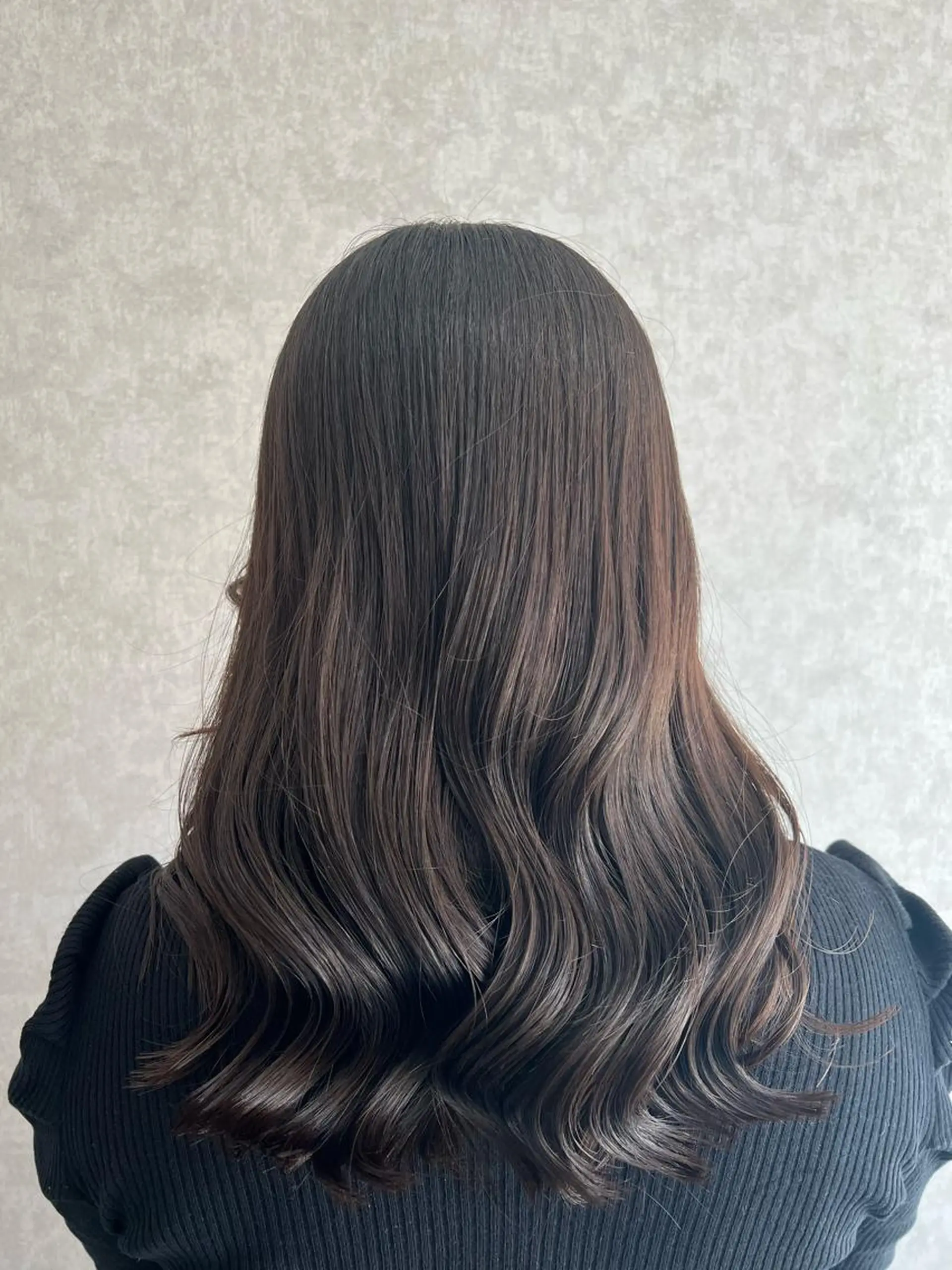 セミロング 韓国風ヘア Rio/ヘアセット/ ハイトーンカラーのヘアスタイル