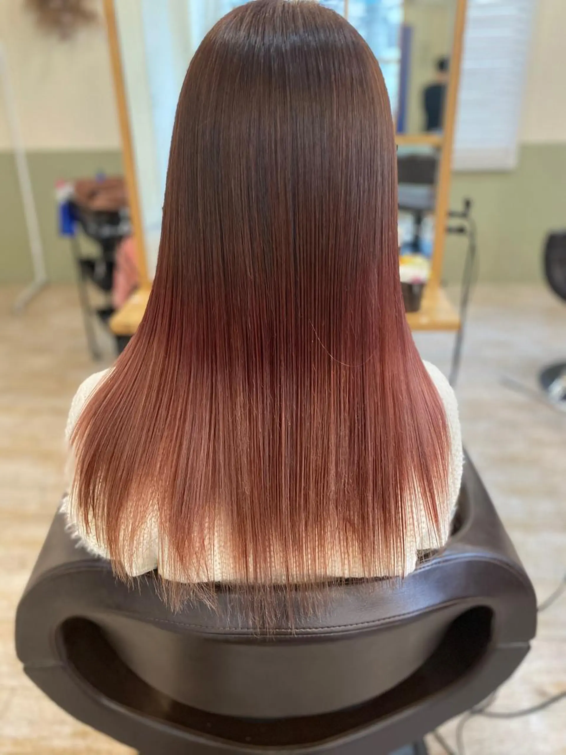 ロング カラー グラデーションカラー ピンクカラー Agu  清尾 浩昭のヘアスタイル