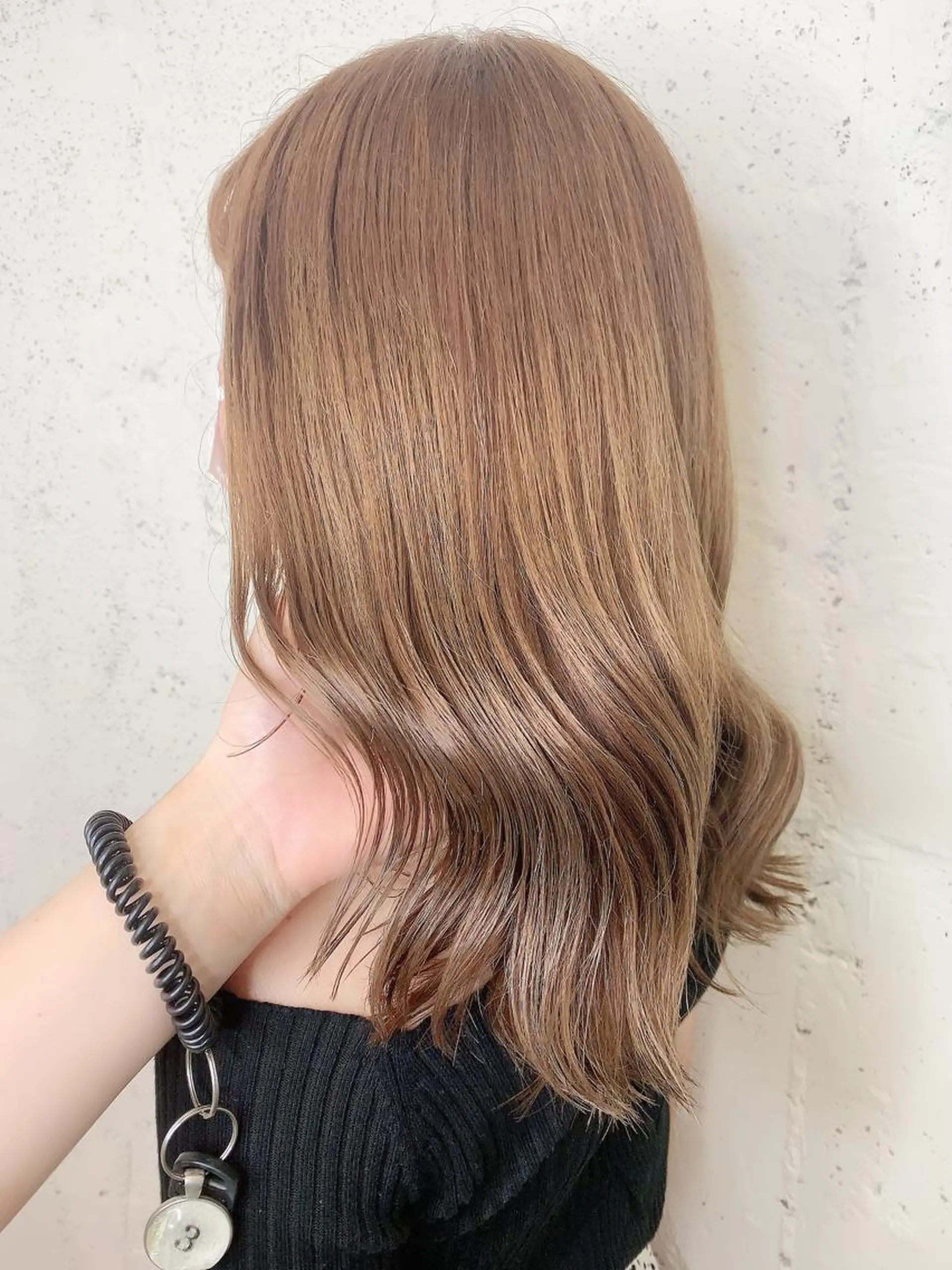 ミディアム カラー 透明感ハイトーン🦄 キラ🌈のヘアスタイル