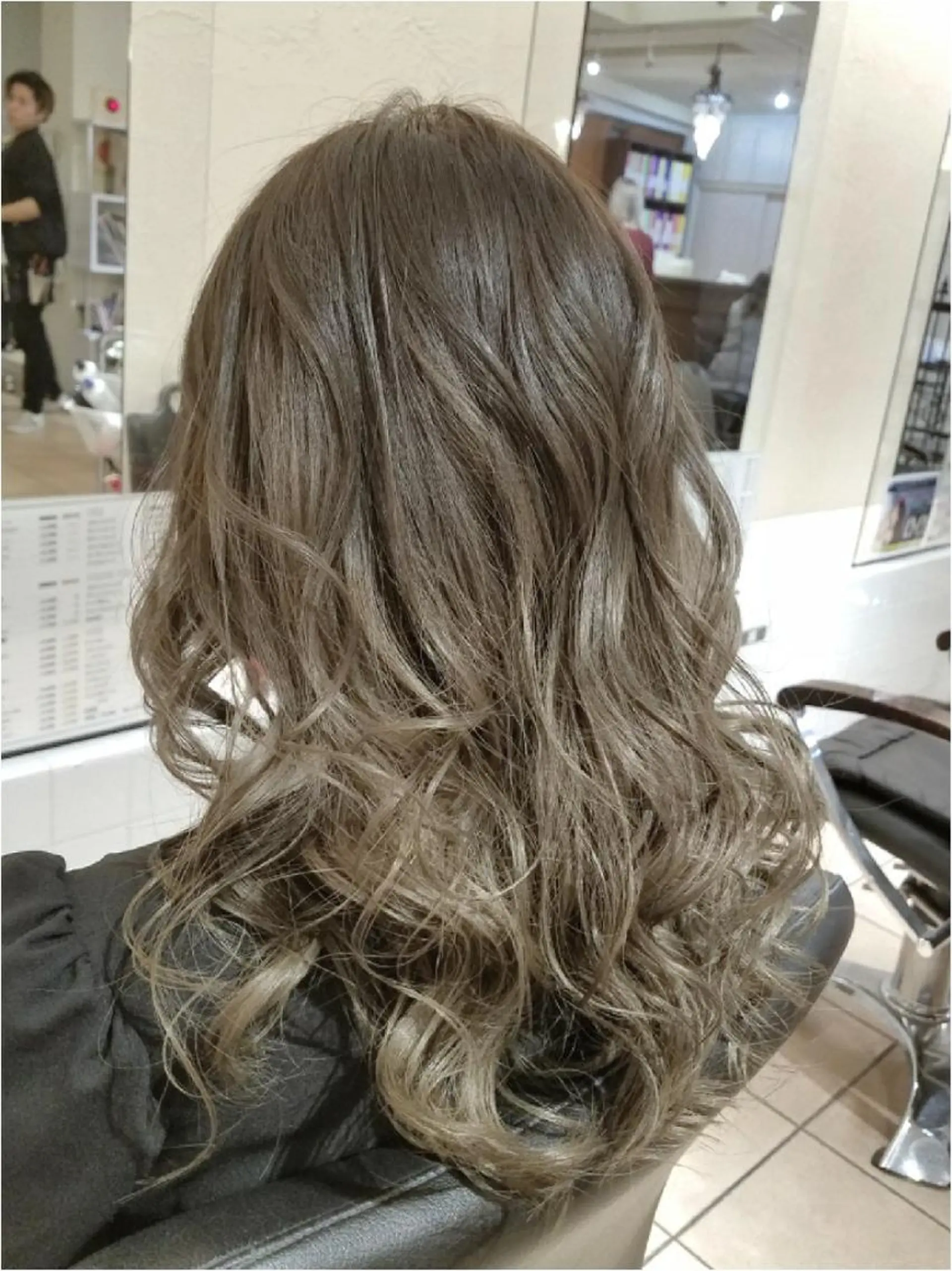 ミディアム カラー ヘアアレンジ ベージュカラー 【髪質改善美容師】t occa茨木篠原健太のヘアスタイル