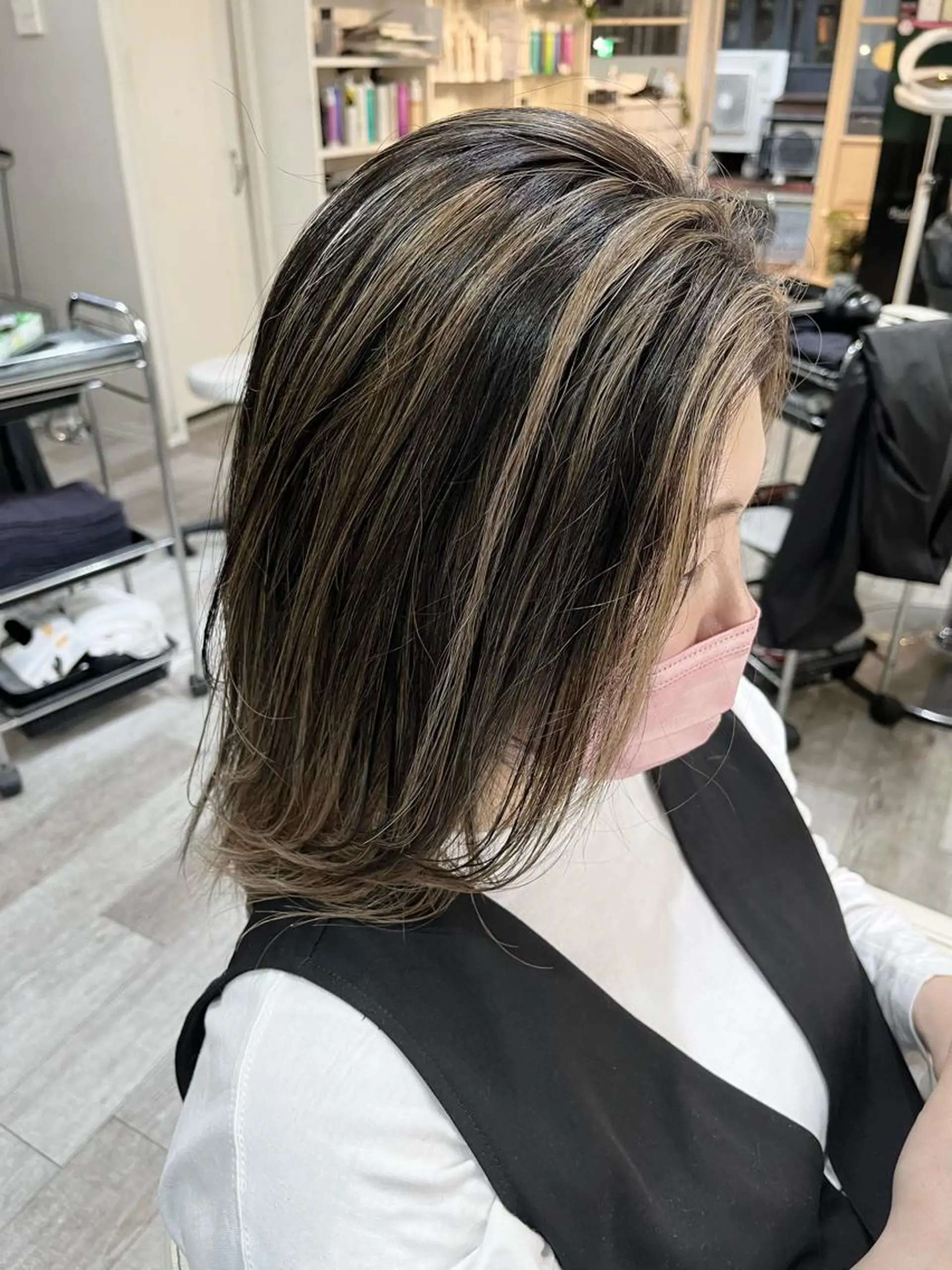 ミディアム カラー バレイヤージュ ブリーチ レイヤーカット カット ヘアカラー カラー職人 なかもと たつひろのヘアスタイル