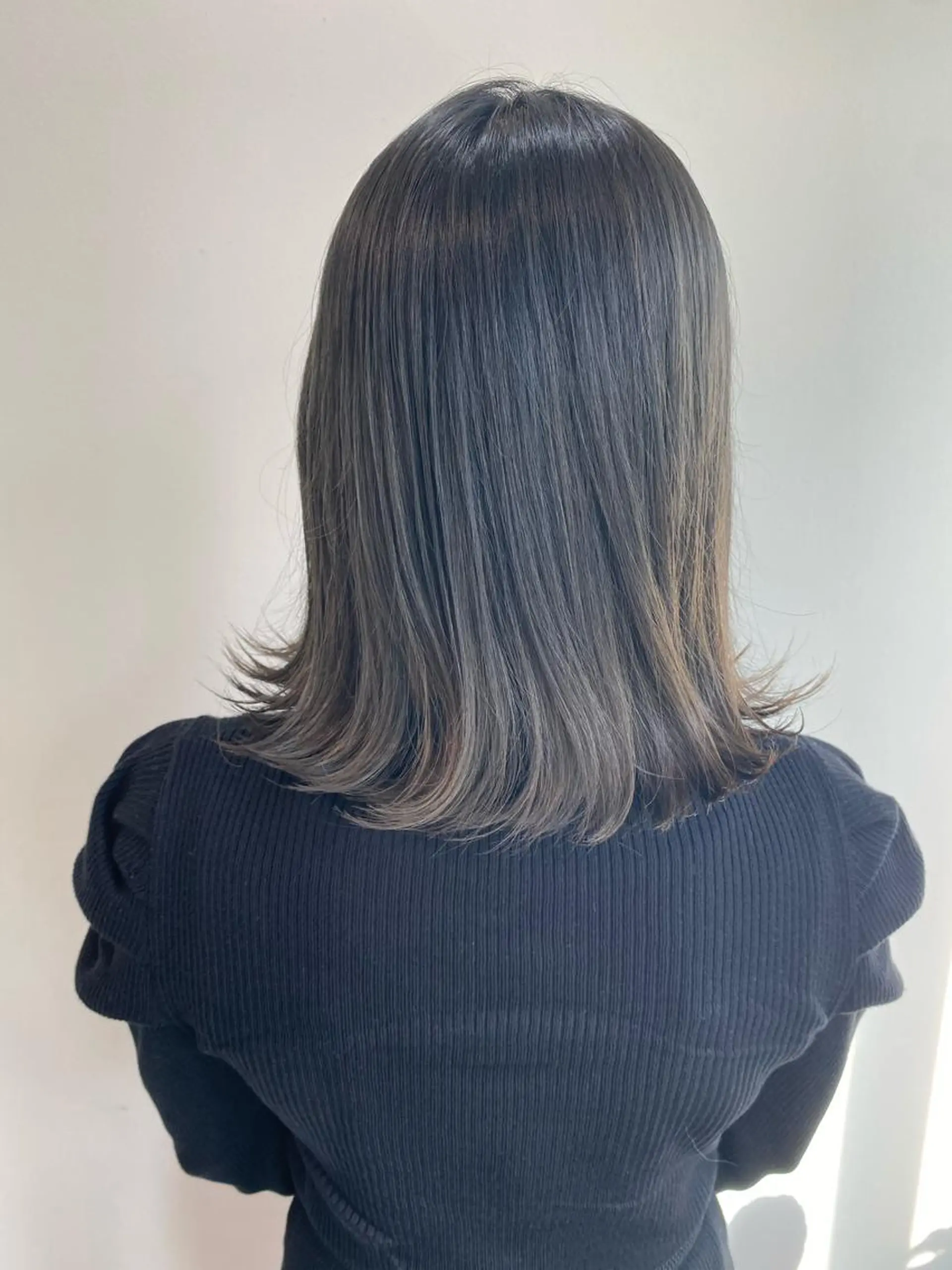 ミディアム ハッシュカット /レイヤー/大阪中津のヘアスタイル