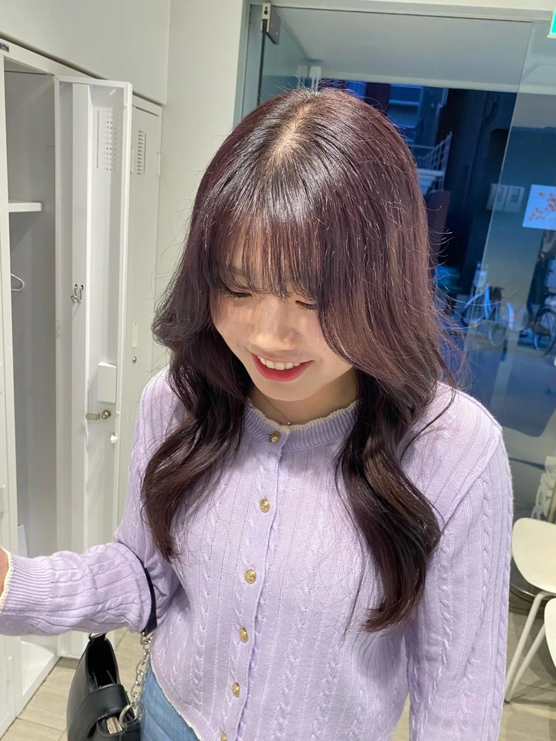 ロング カラー アッシュ ベージュカラー 黒髪 ブリーチ ブルーカラー カット ヘアカラー トリートメント 韓国風レイヤーカット 💎髪質改善"yuiのヘアスタイル