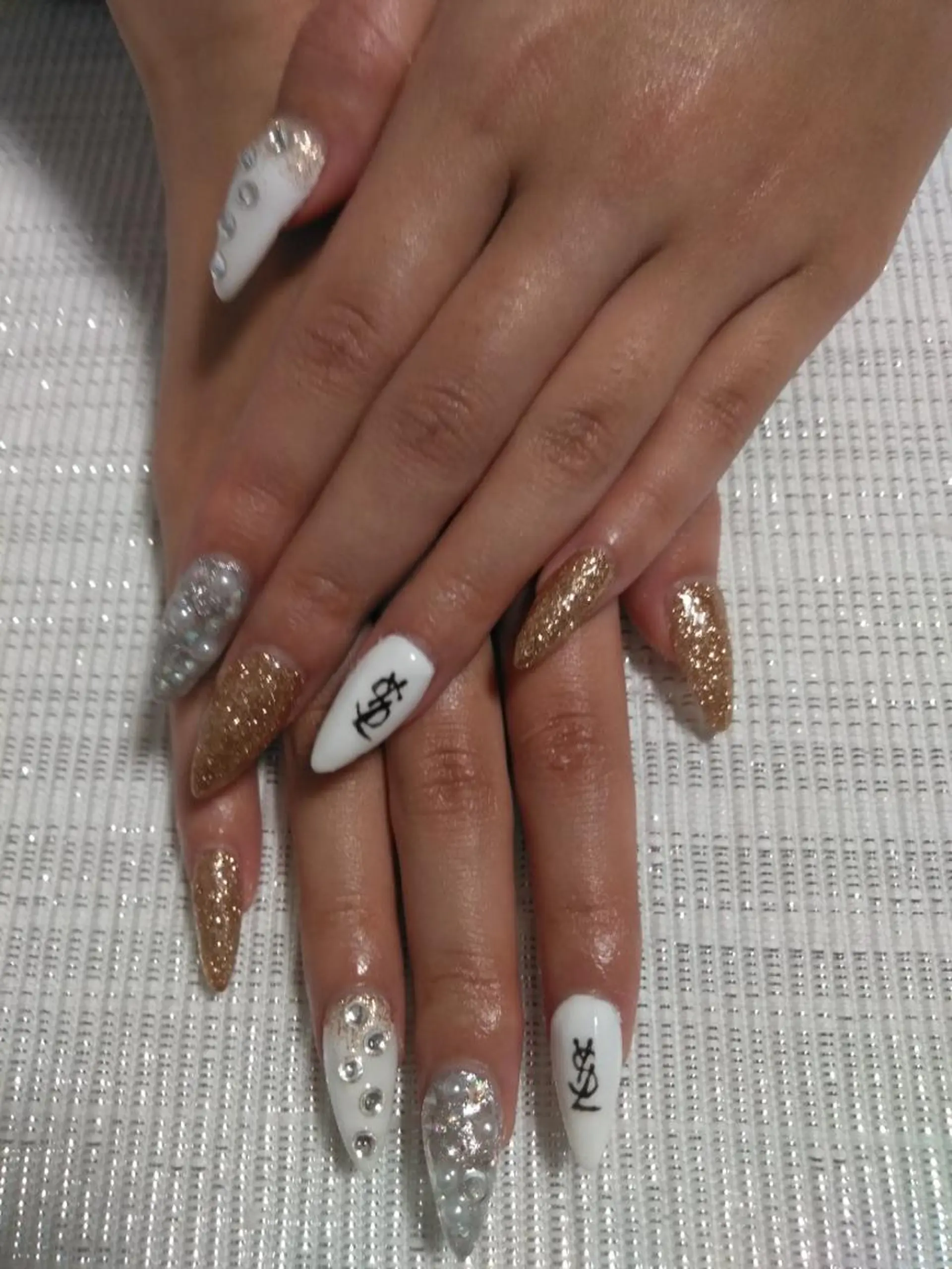 ネイル エステとネイル ローズコンフォートのネイルデザイン