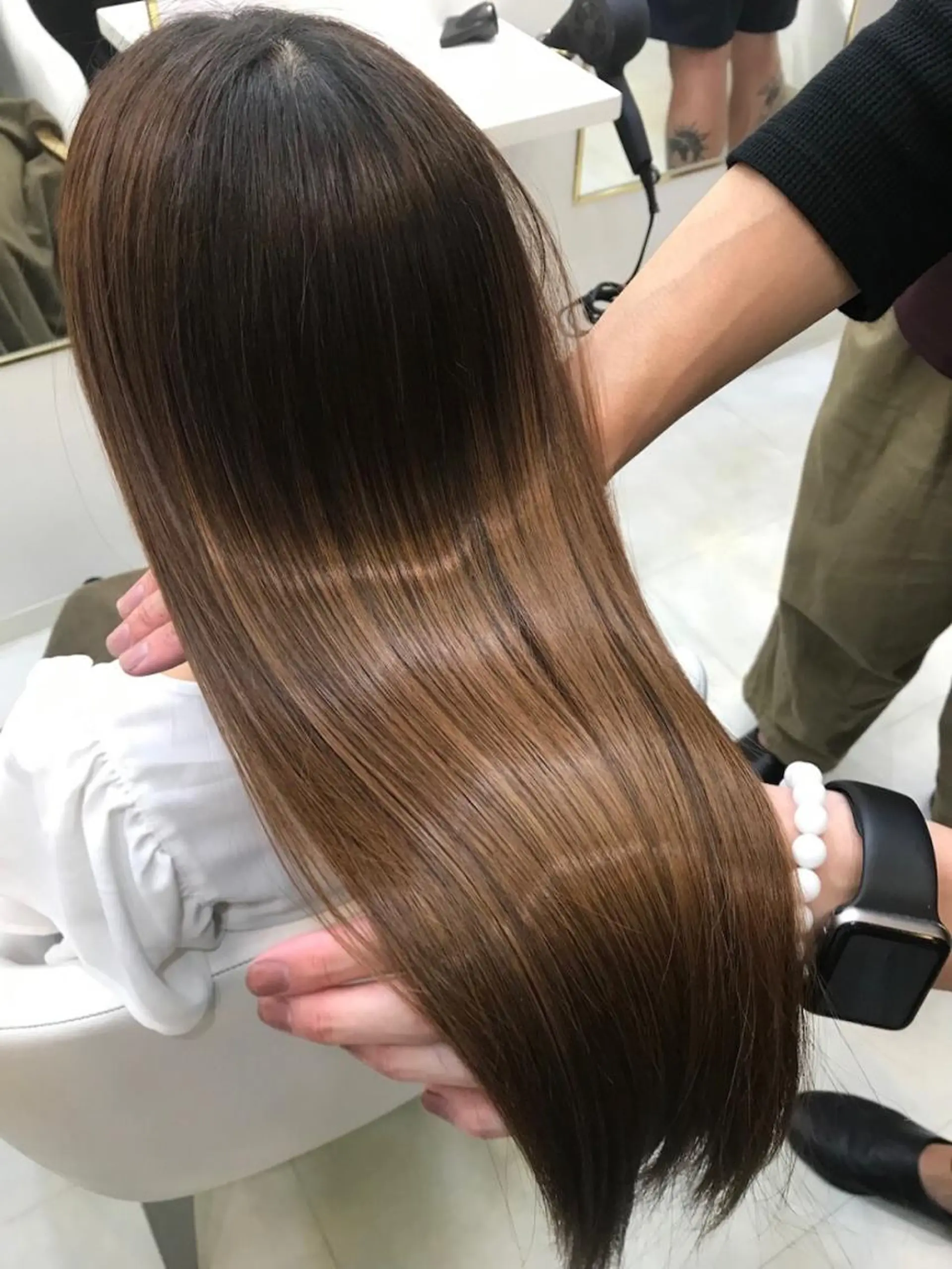 ロング カラー ササ キのヘアスタイル