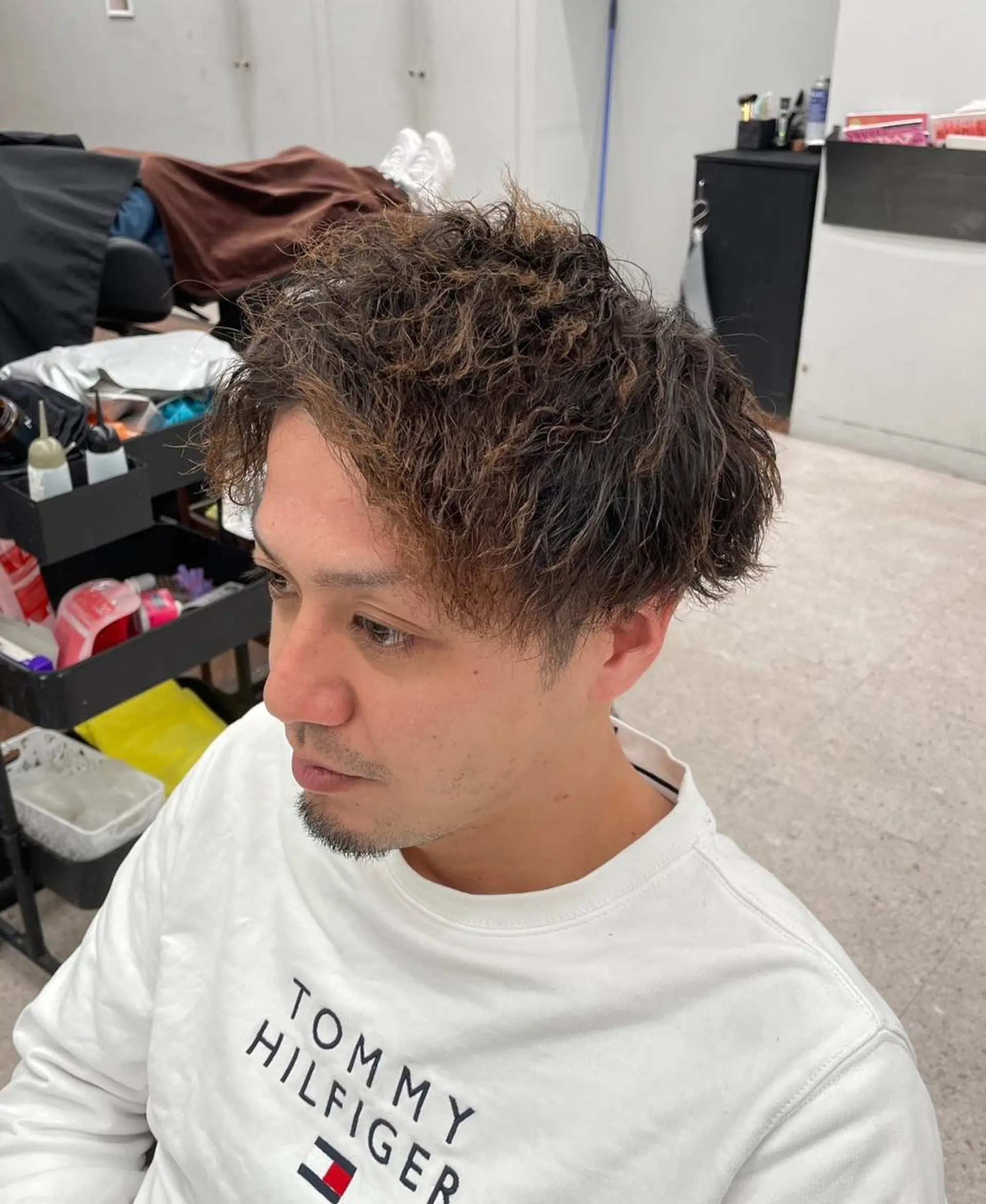 メンズ アップバング センターパート カルマパーマ マッシュ メンズパーマ メンズスタイリスト✨ 助川龍哉のヘアスタイル