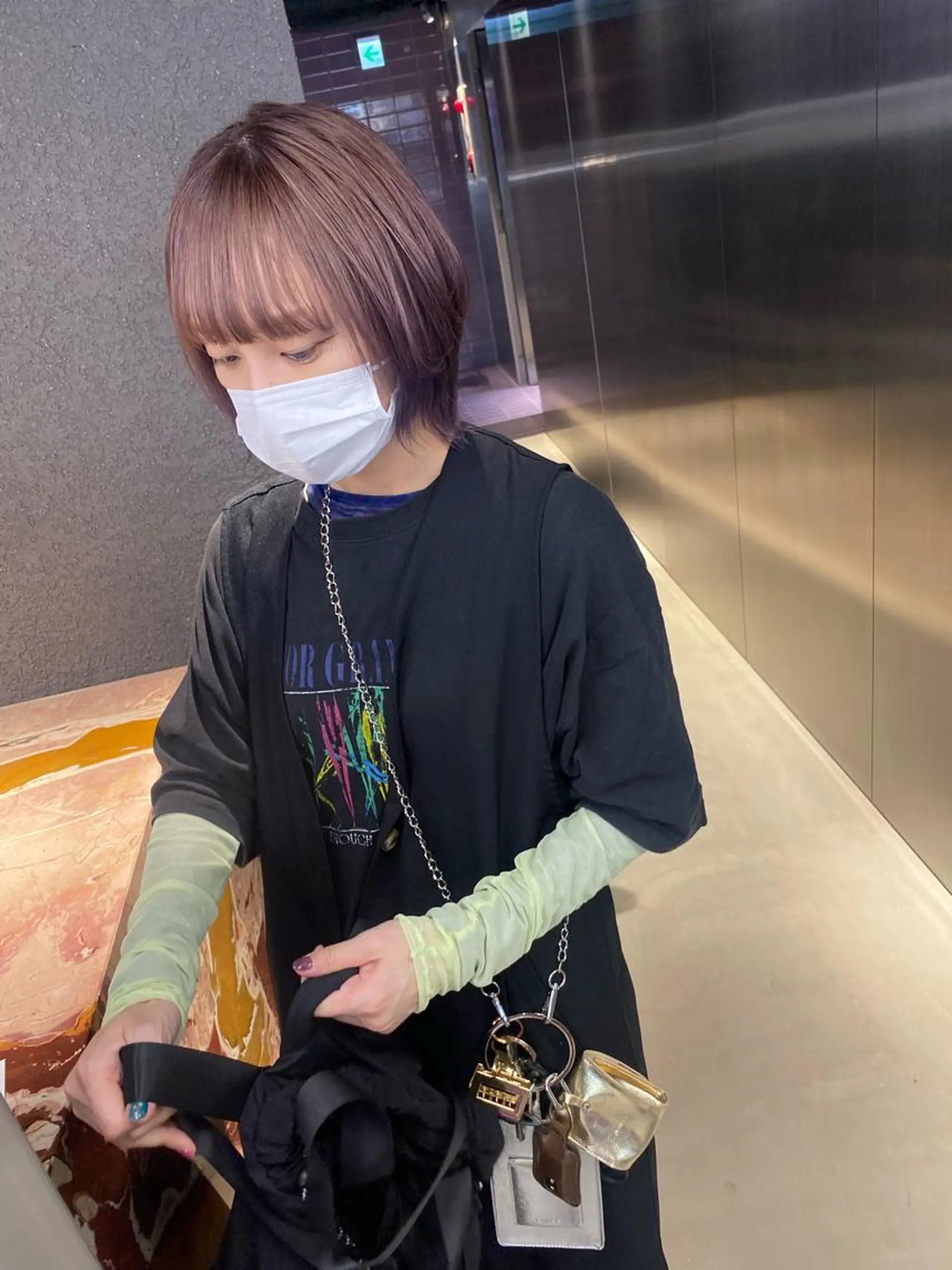 ミディアム パープルカラー PELE WAKAのヘアスタイル