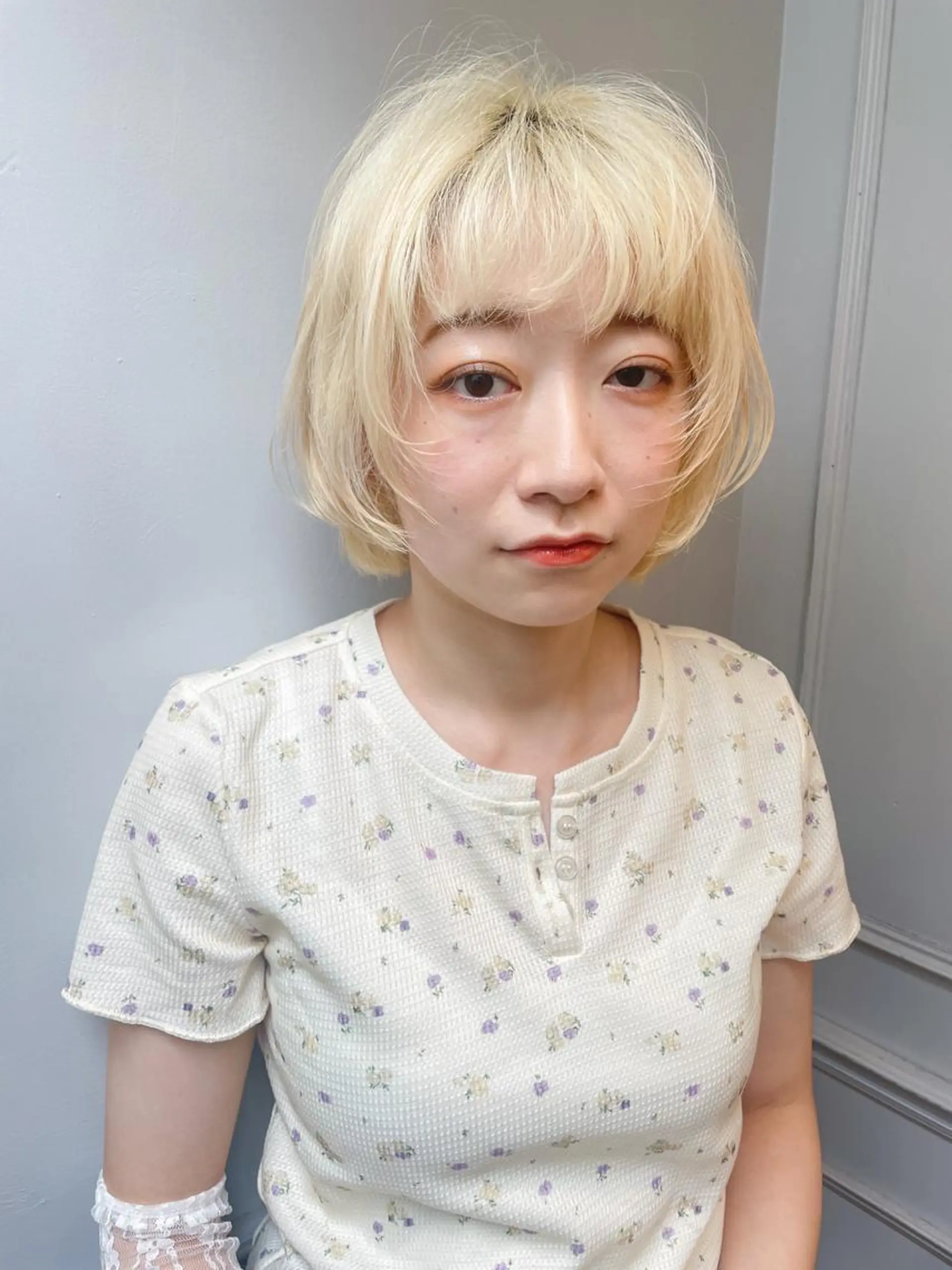 ショート カラー 抜きっぱなしブロンド ハイトーンカラー ボブ ブリーチ/miinaのヘアスタイル