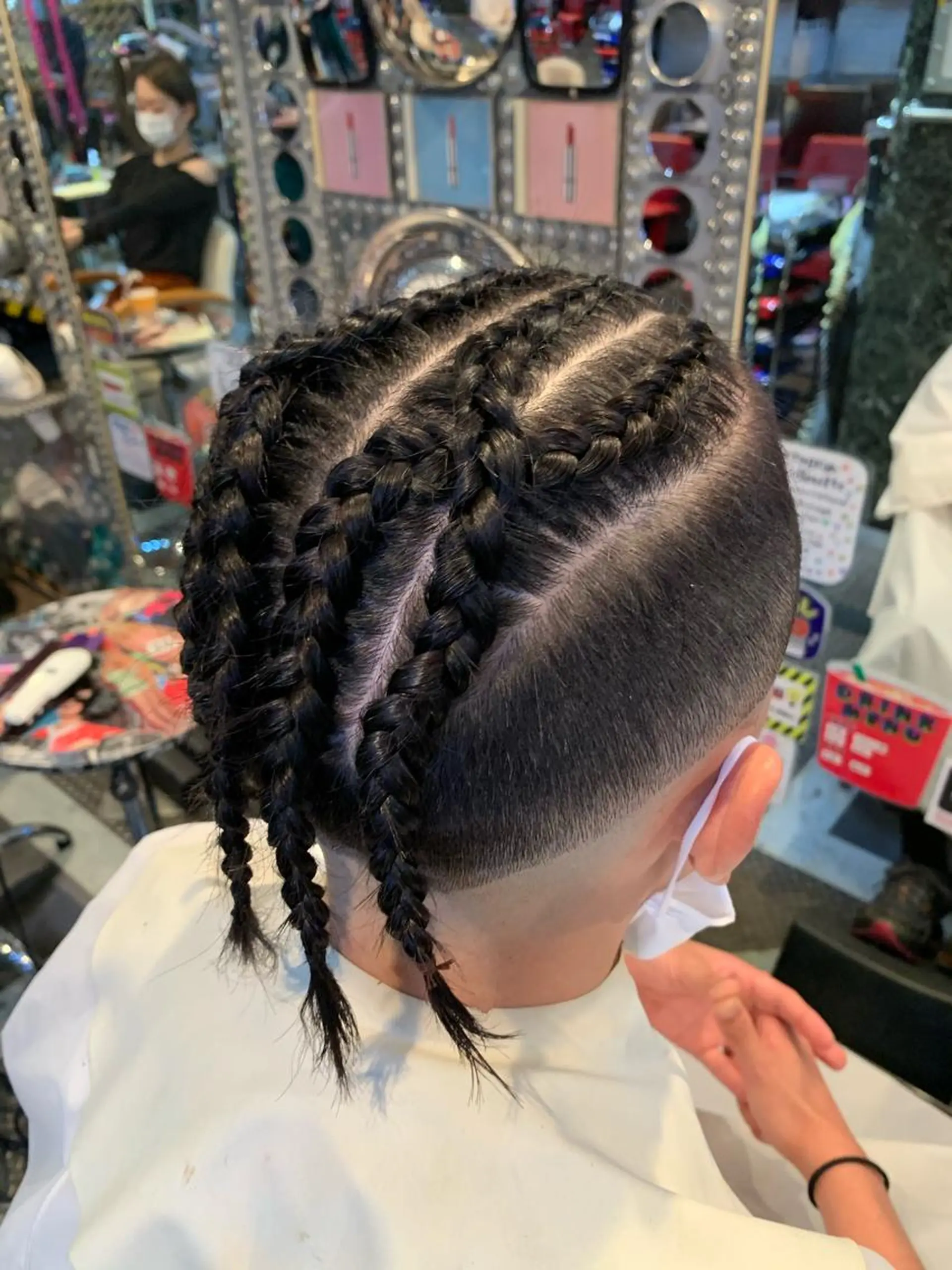 ミディアム ヘアアレンジ 🌈派手髪エクステ ブレイズ🌈ひろとのヘアスタイル