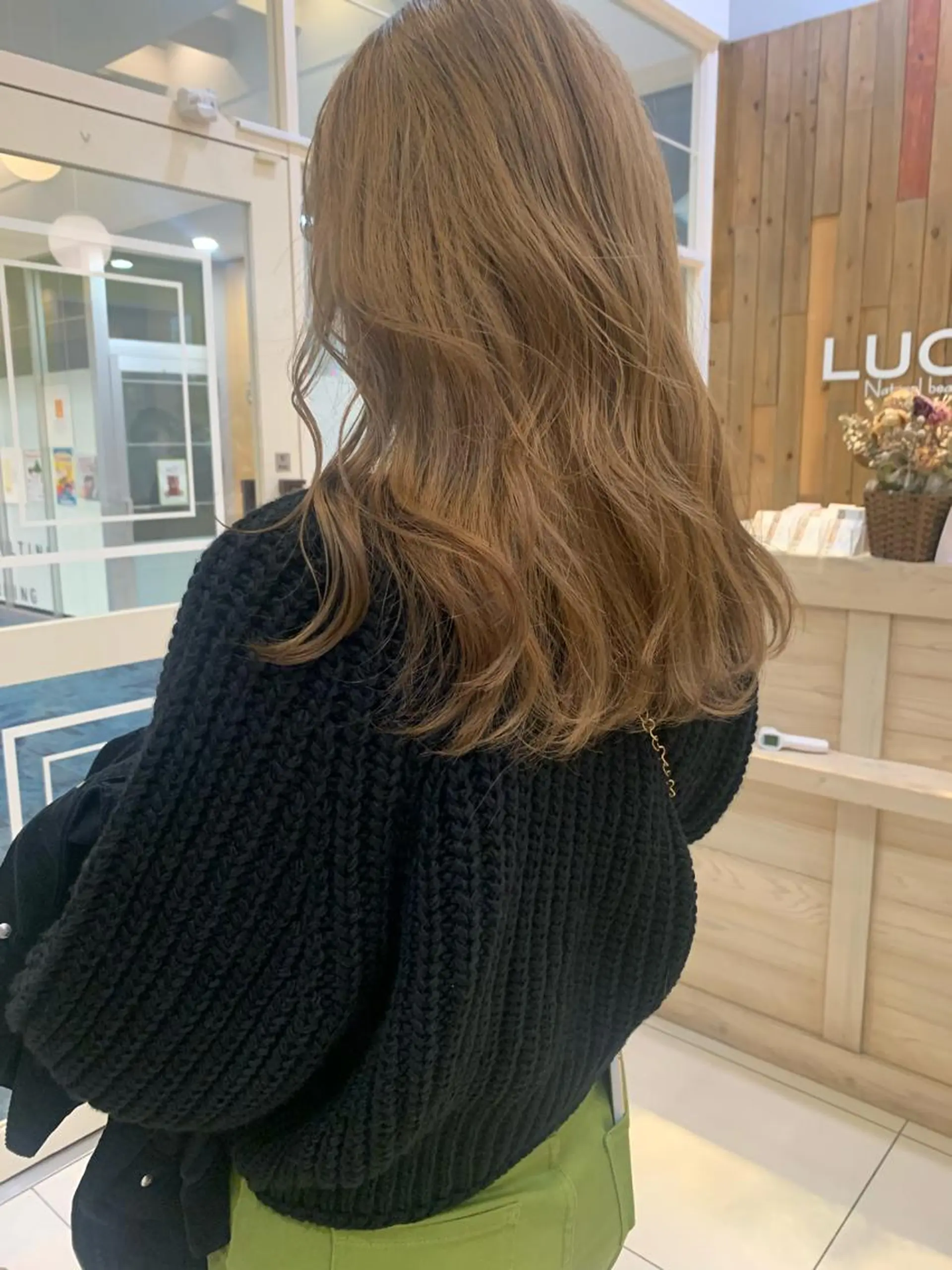 カラー 黒田瀬奈/ボブ まろやかベージュのヘアスタイル