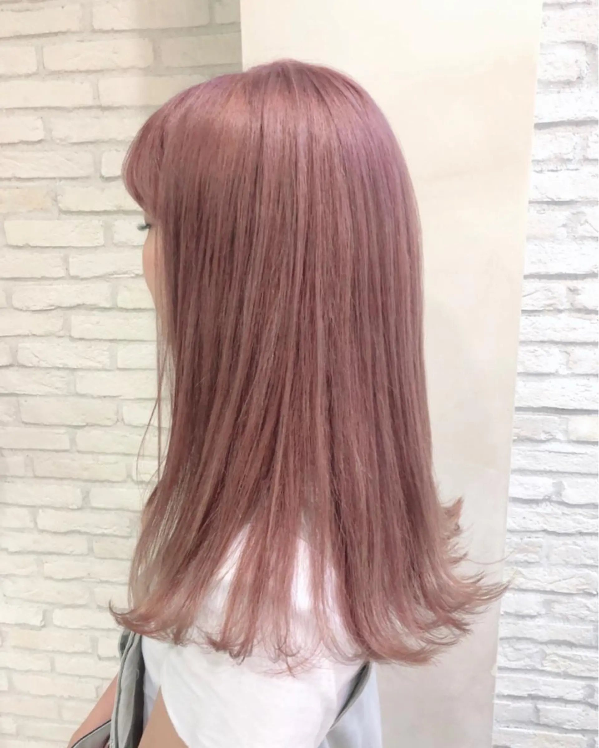 セミロング カラー ブリーチ HAUS 片山みほのヘアスタイル