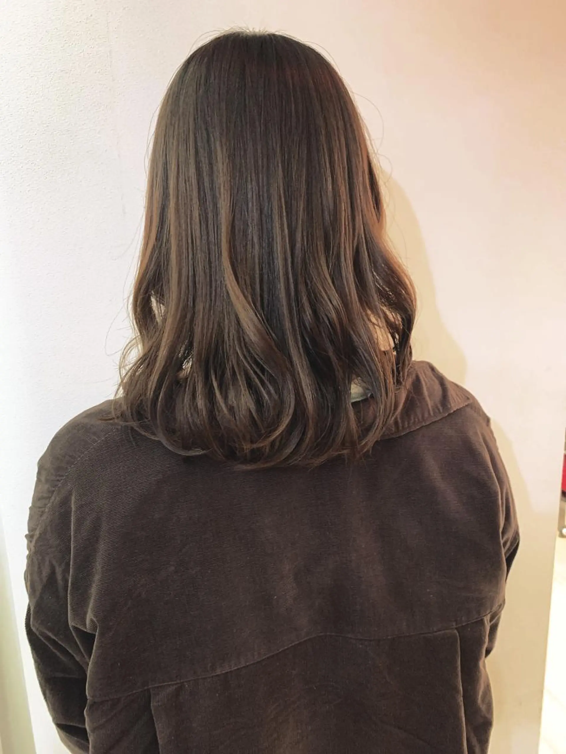 セミロング カラー カット ヘアカラー なりたいが叶う ながしまじゅんきのヘアスタイル