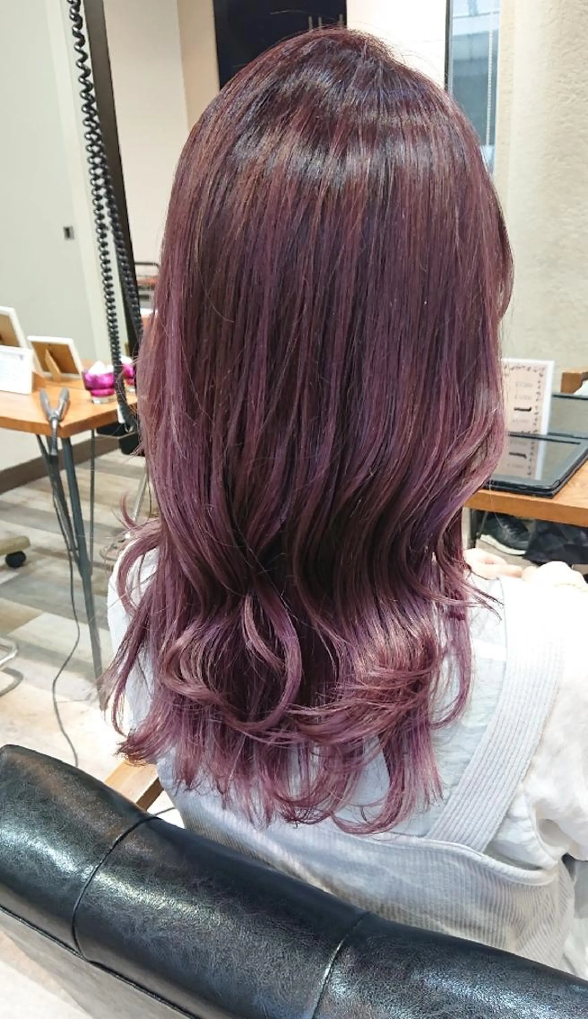 セミロング カラー ブリーチ ピンクカラー バイオレットカラー 艶カラー/インナー /グラデ/大西小百合のヘアスタイル