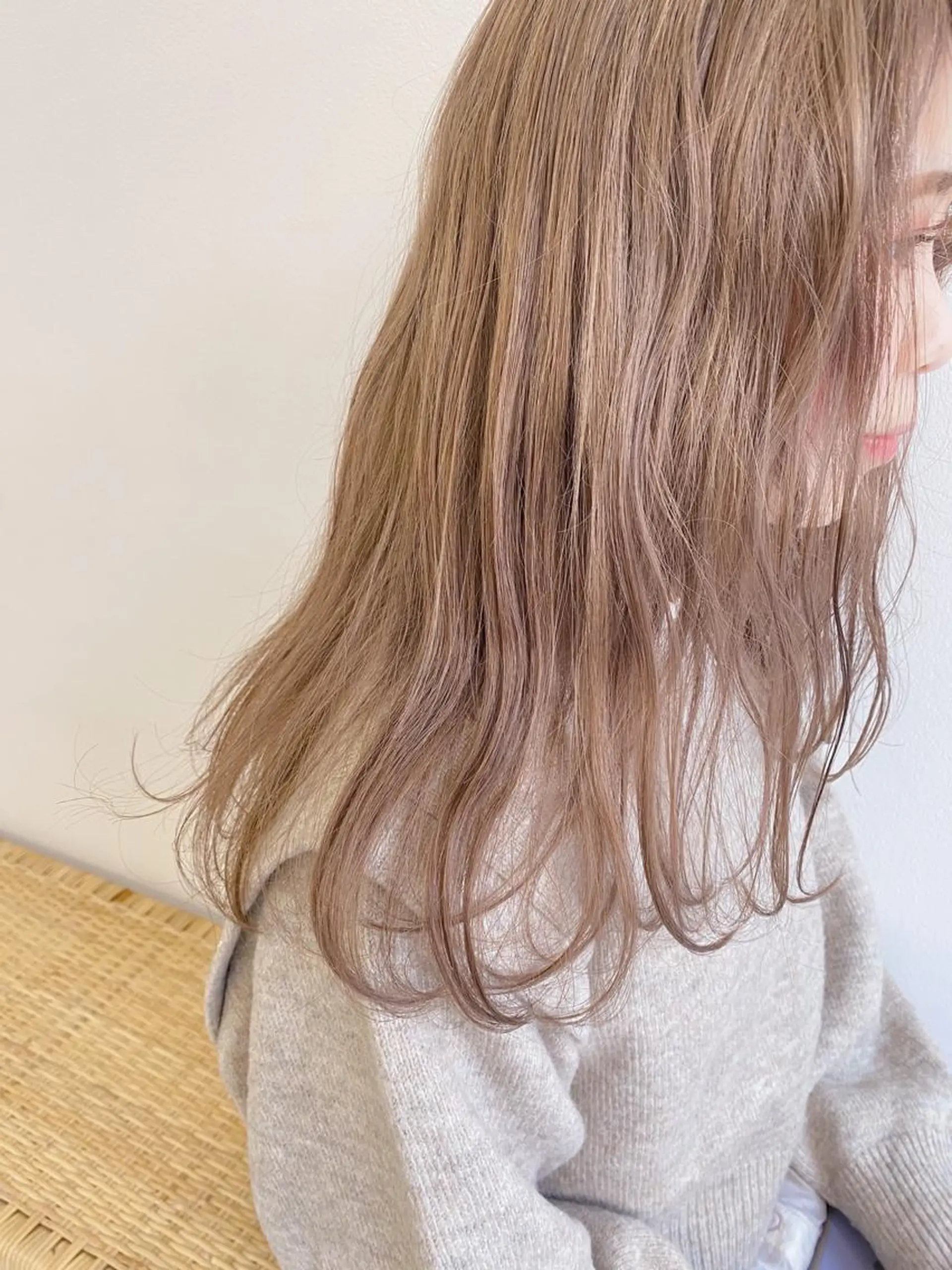 セミロング カラー カット ヘアカラー トリートメント 顔周りレイヤー/韓国 ブリーチminamiのヘアスタイル