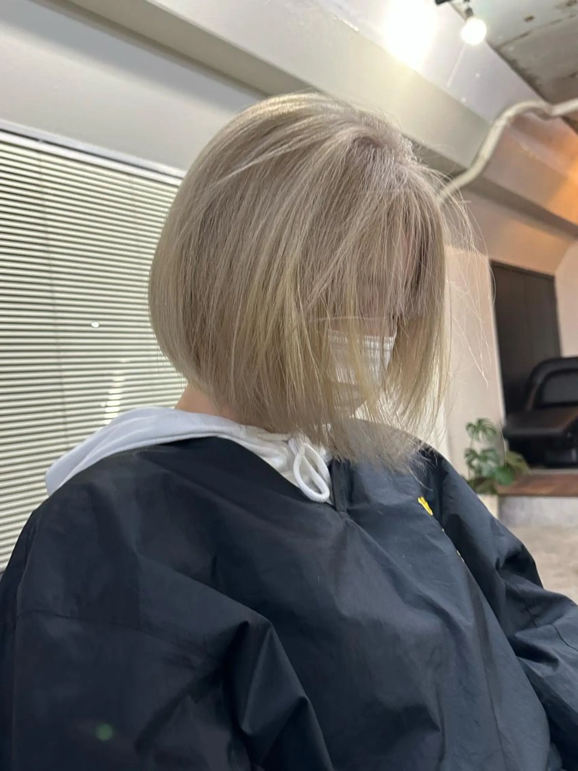 ミディアム カラー パーマ ヘアアレンジ メンズ キッズ ネイル マツエク・マツパ アイブロウ メンズバレイヤージュ メンズブリーチ メンズハイライト メンズインナーカラー メンズ韓国風 切りっぱなしヘアボブ ミディアムヘアRYOのヘアスタイル