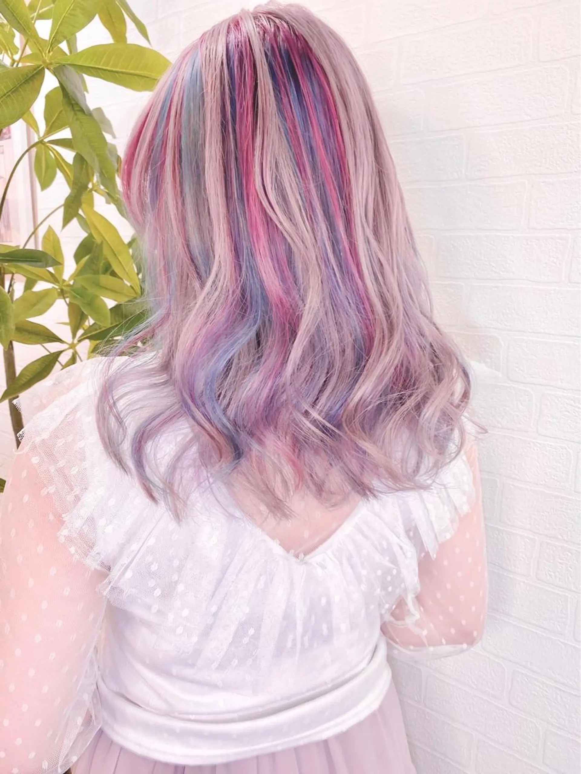 セミロング カラー ヘアアレンジ ユニコーンカラー Re:ta KANZOの眉毛・アイブロウイメージ