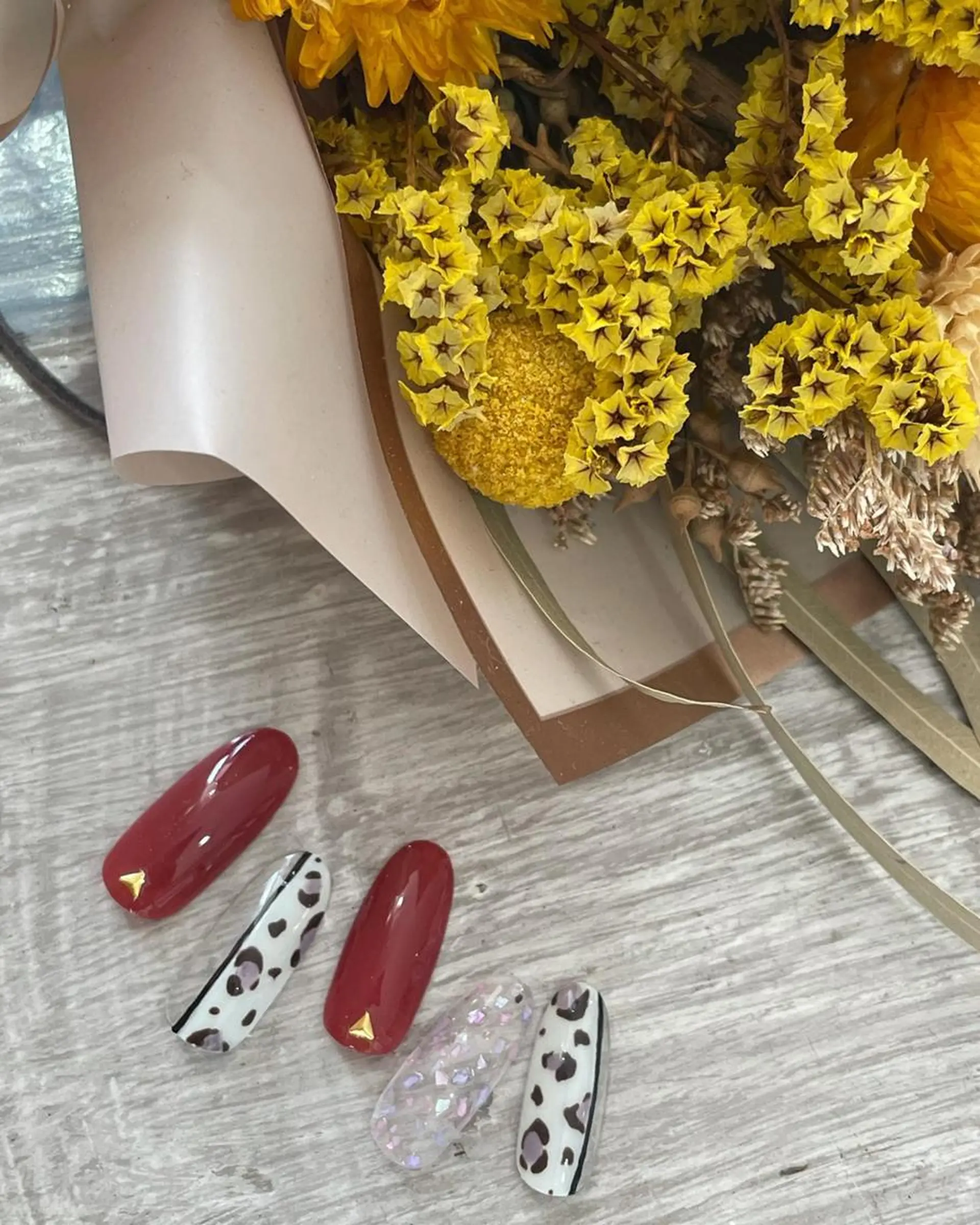 ネイル マツエク・マツパ まつげパーマ ボリュームラッシュ ジェルネイル ニュアンスネイル パラジェル ハンドネイル 髙橋 敦子のネイルデザイン