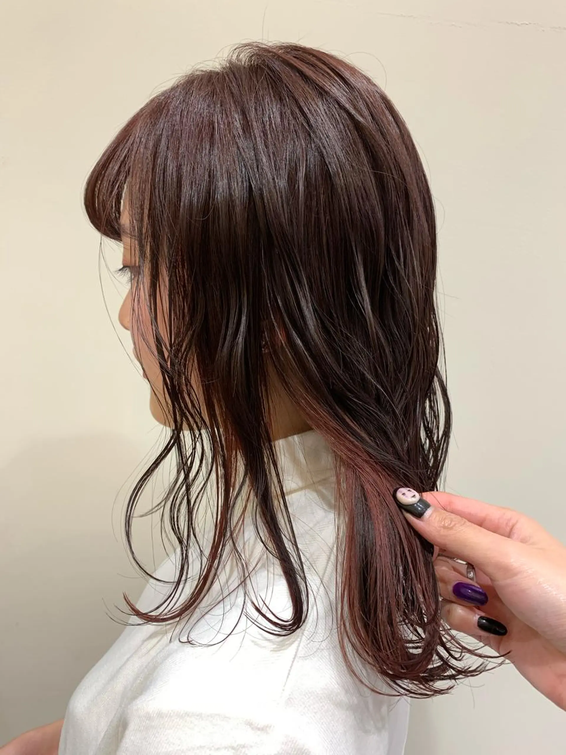 セミロング カラー ブラウンカラー インナーカラー ピンクカラー ピンクブラウン ヘアカラー Amour なぐらのヘアスタイル