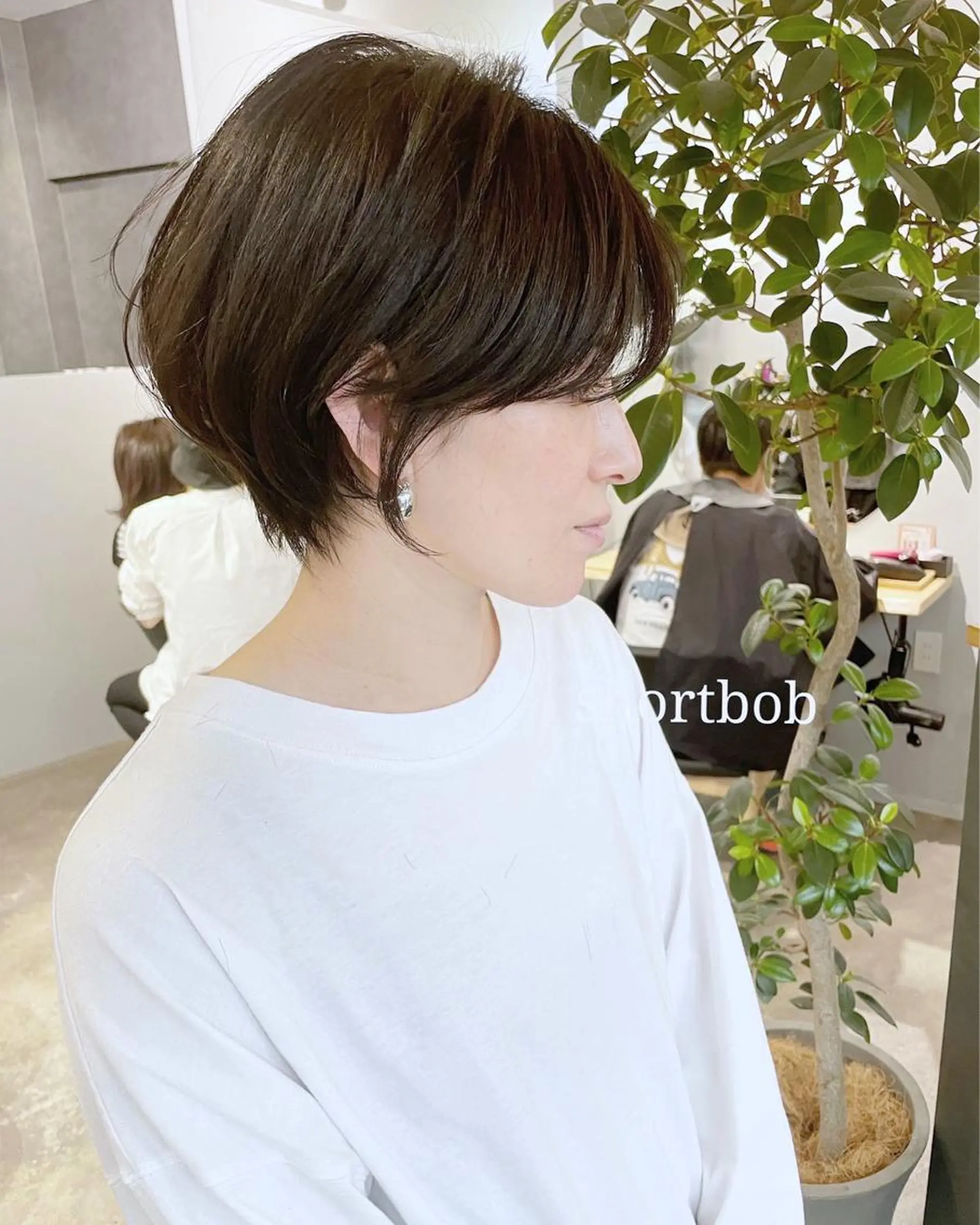 ショート カット ヘアカラー 岸川 恭子のヘアスタイル