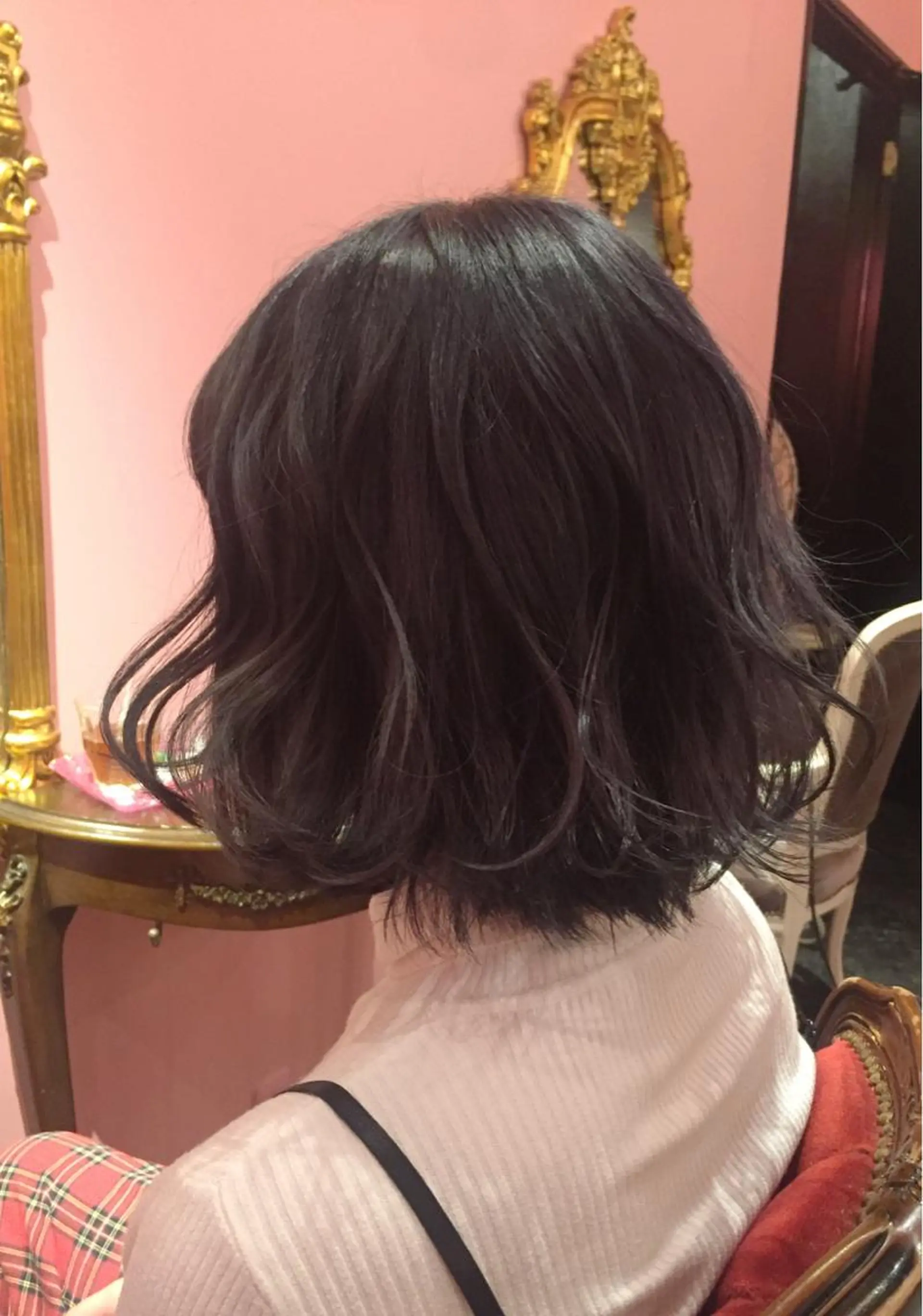 ショート カラー 黒髪 ブリーチ ブルーカラー ブルージュ 櫻井 愛弓のヘアスタイル