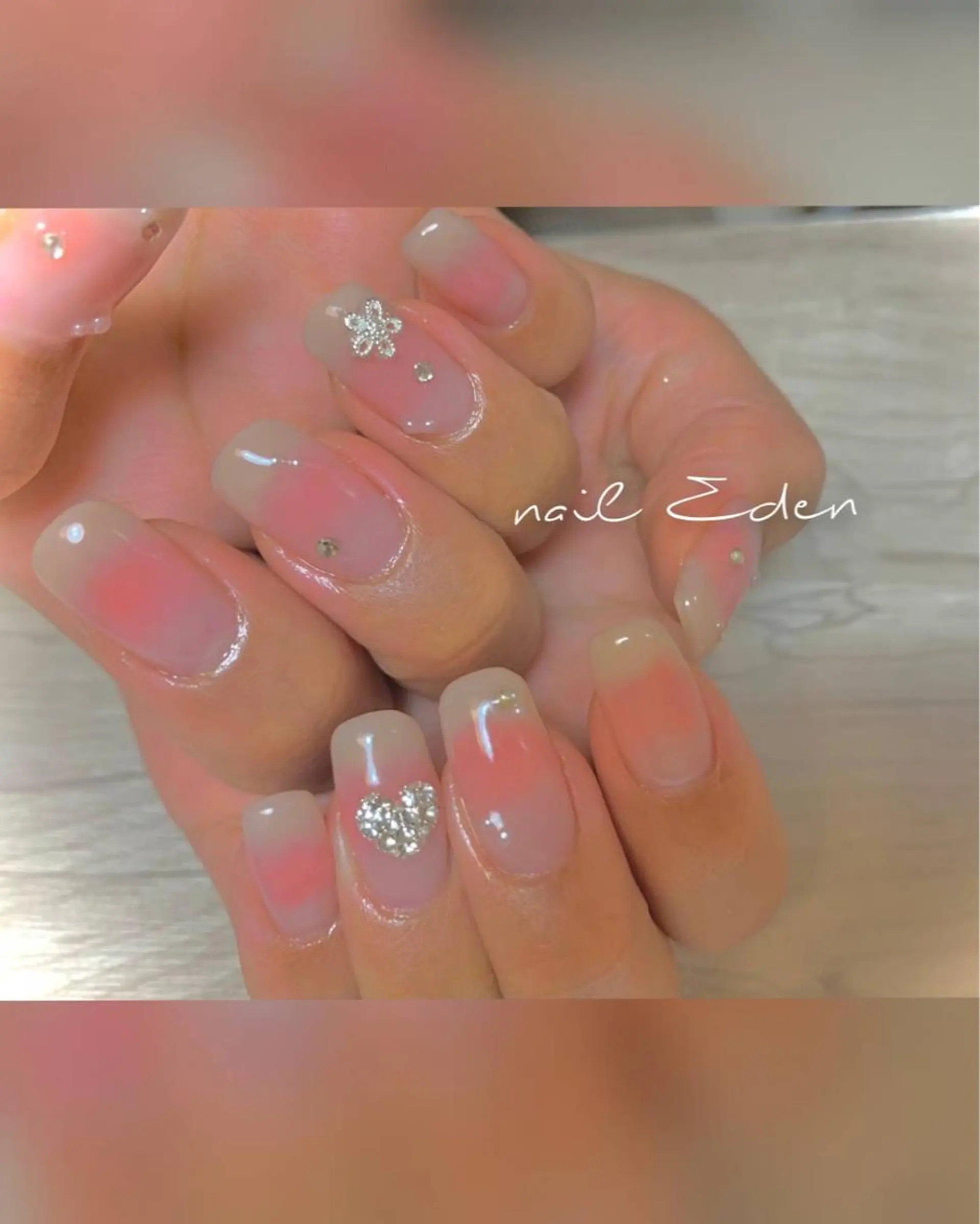 ネイル チークネイル 韓国ネイル 持ち込み Eden ♾️のネイルデザイン