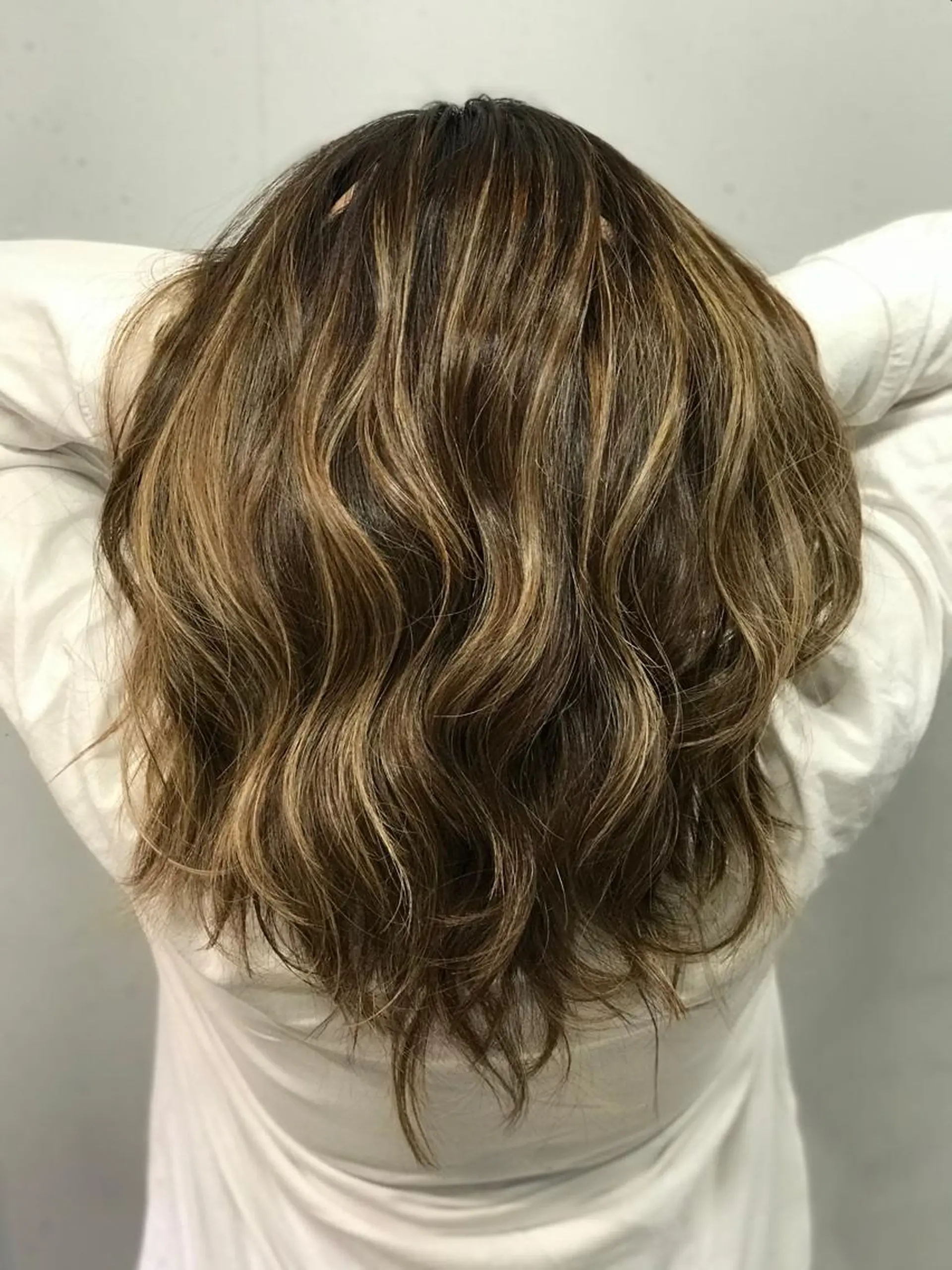 ロング カラー ヘアアレンジ 結婚式・ブライダル アッシュ バレイヤージュ ベージュカラー ブリーチ 溝部裕太Hair salon808代表のヘアスタイル