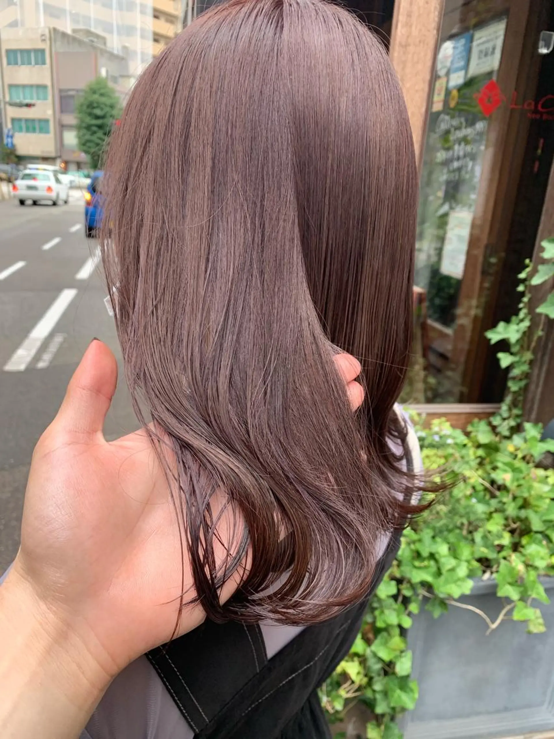 ミディアム ボブ/レイヤー/ ショートcovo代表のヘアスタイル