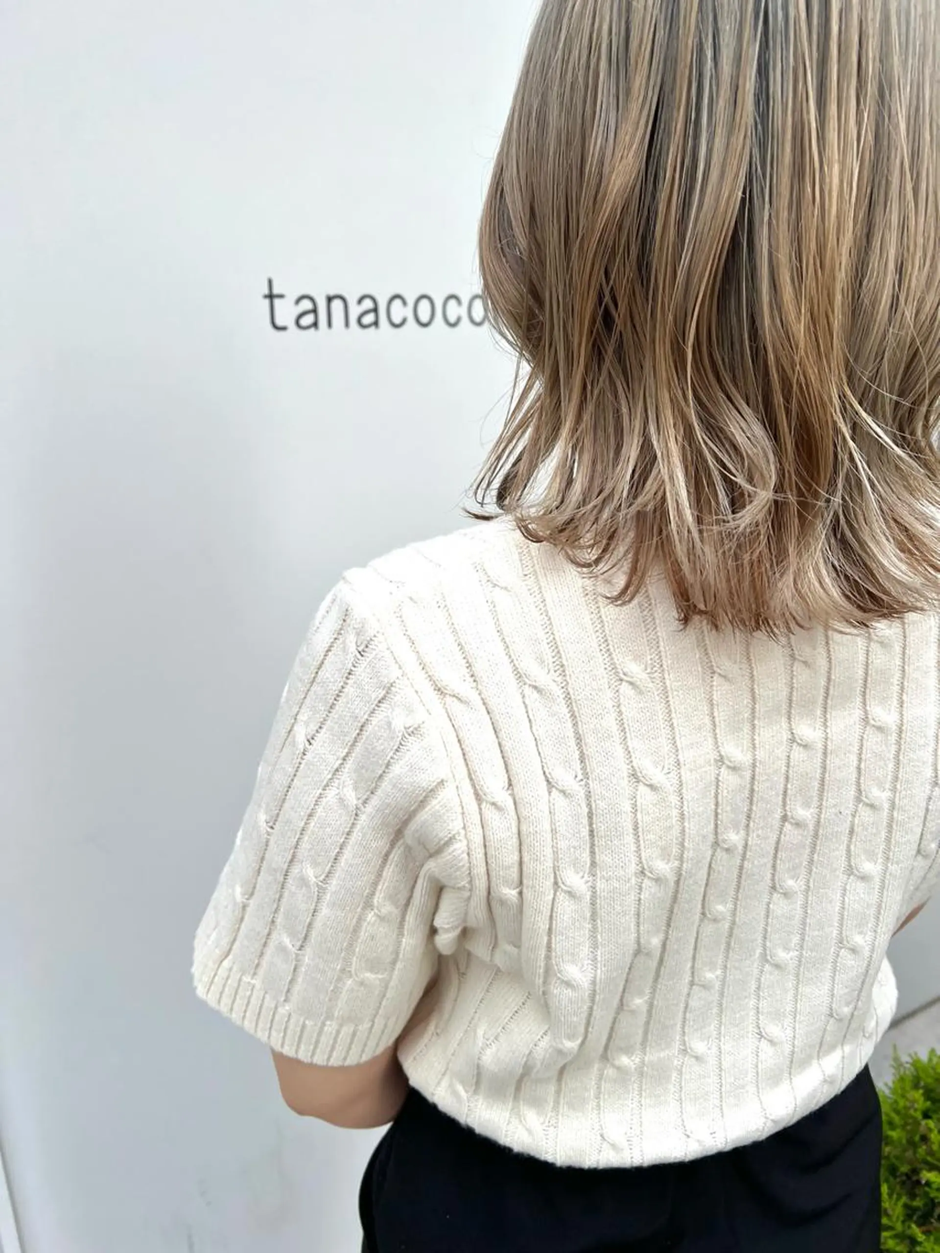 ミディアム 草野ゆずき⌇縮毛矯正 ⌇Wカラー⌇レイヤーのヘアスタイル