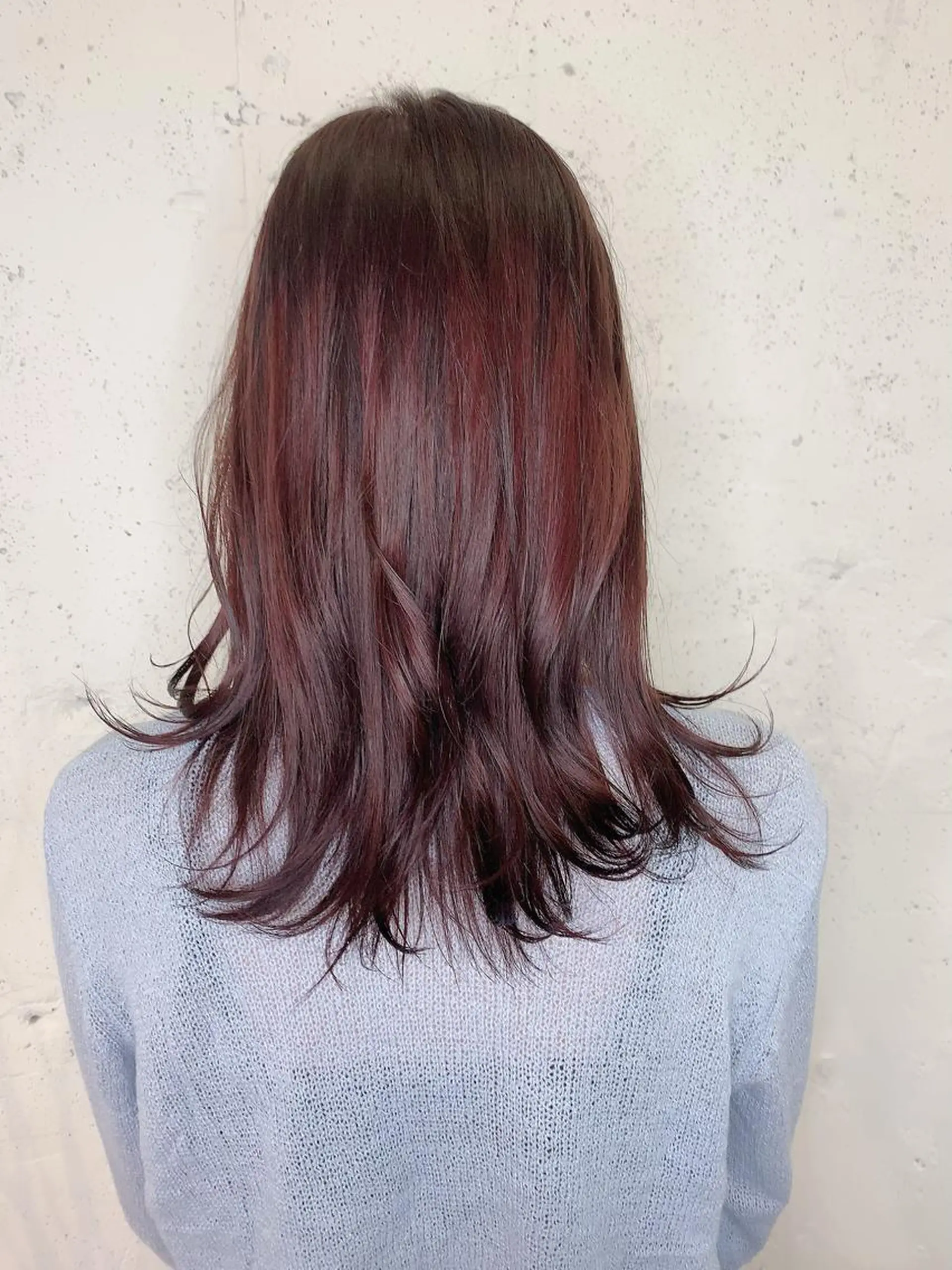 ミディアム カラー 透明感ハイトーン🦄 キラ🌈のヘアスタイル