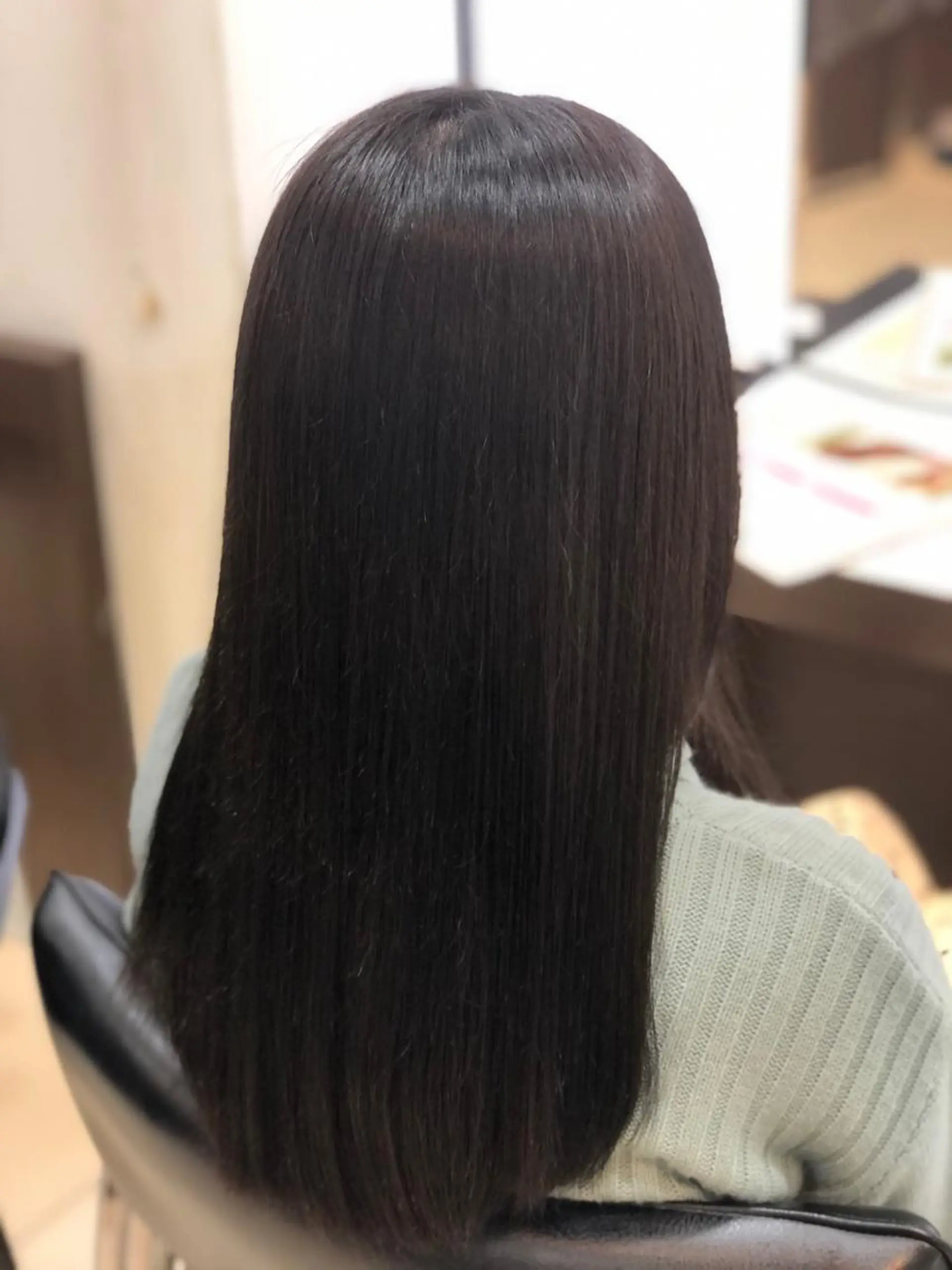 セミロング カラー ブラウンカラー ダークブラウン 嶌田 沙紀のヘアスタイル