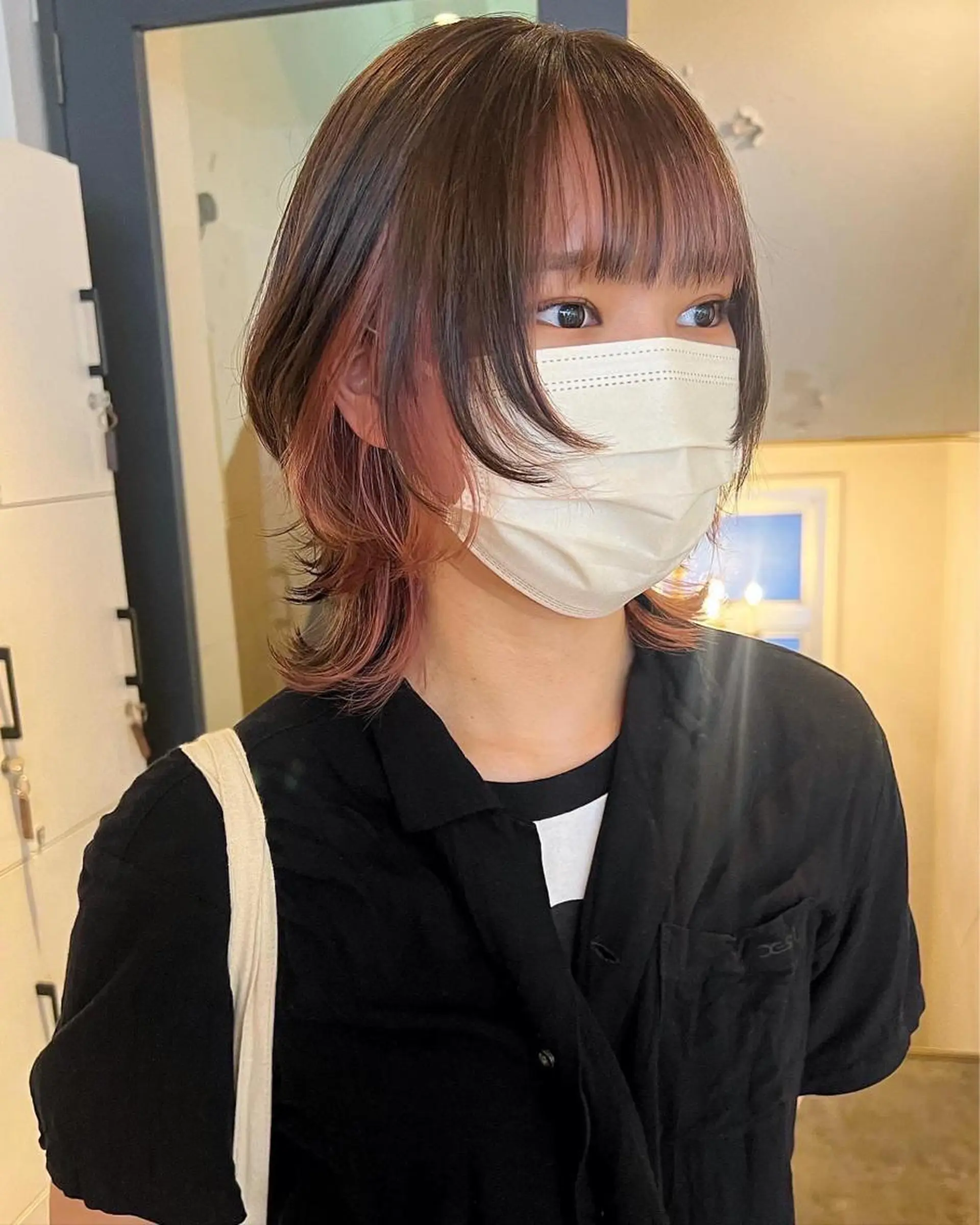 ミディアム カラー パーマ ヘアアレンジ メンズ キッズ ネイル マツエク・マツパ アイブロウ ウルフレイヤーカット /チヒロのヘアスタイル