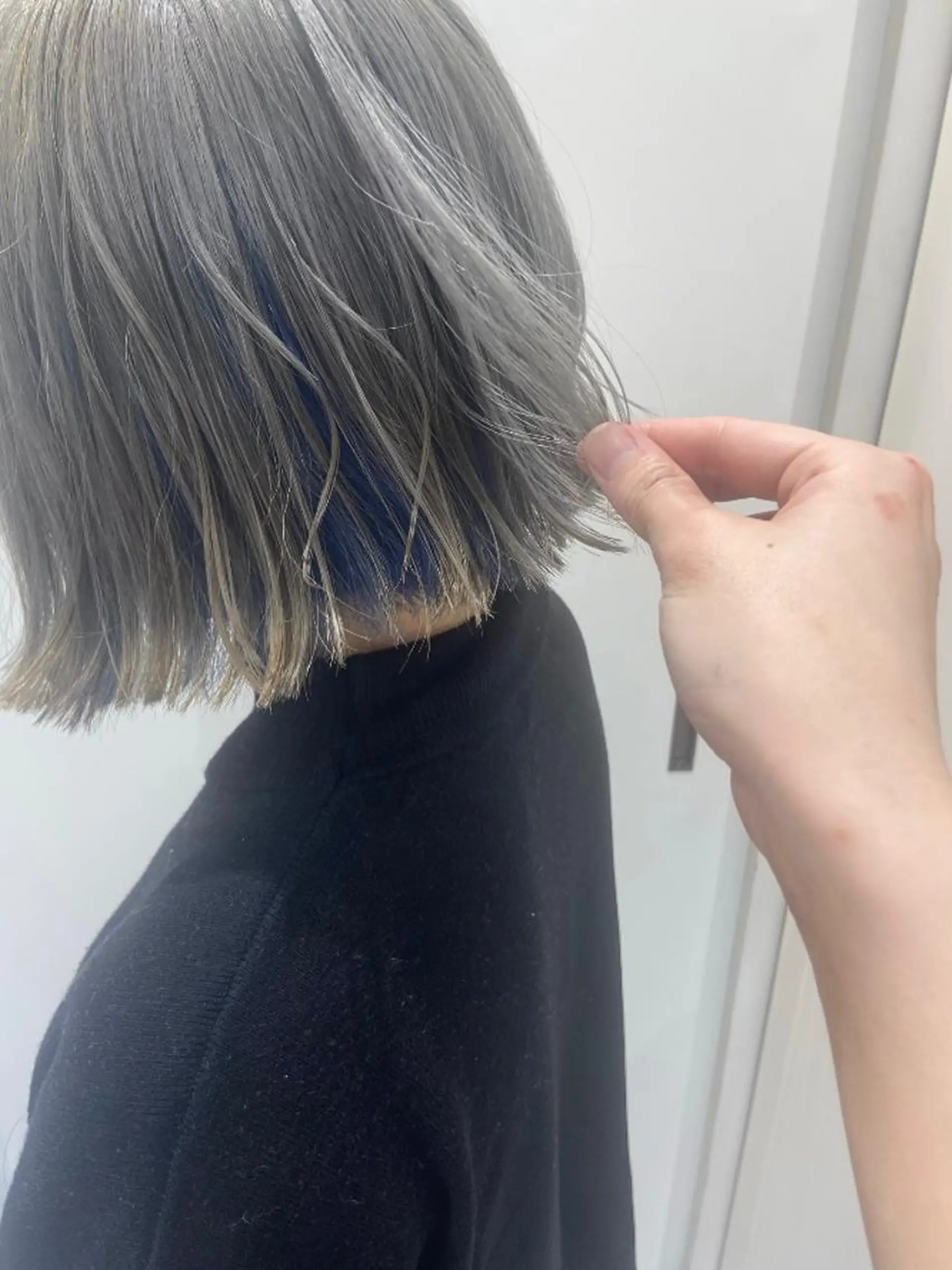 ミディアム ベージュカラー/ いぢちるみのヘアスタイル