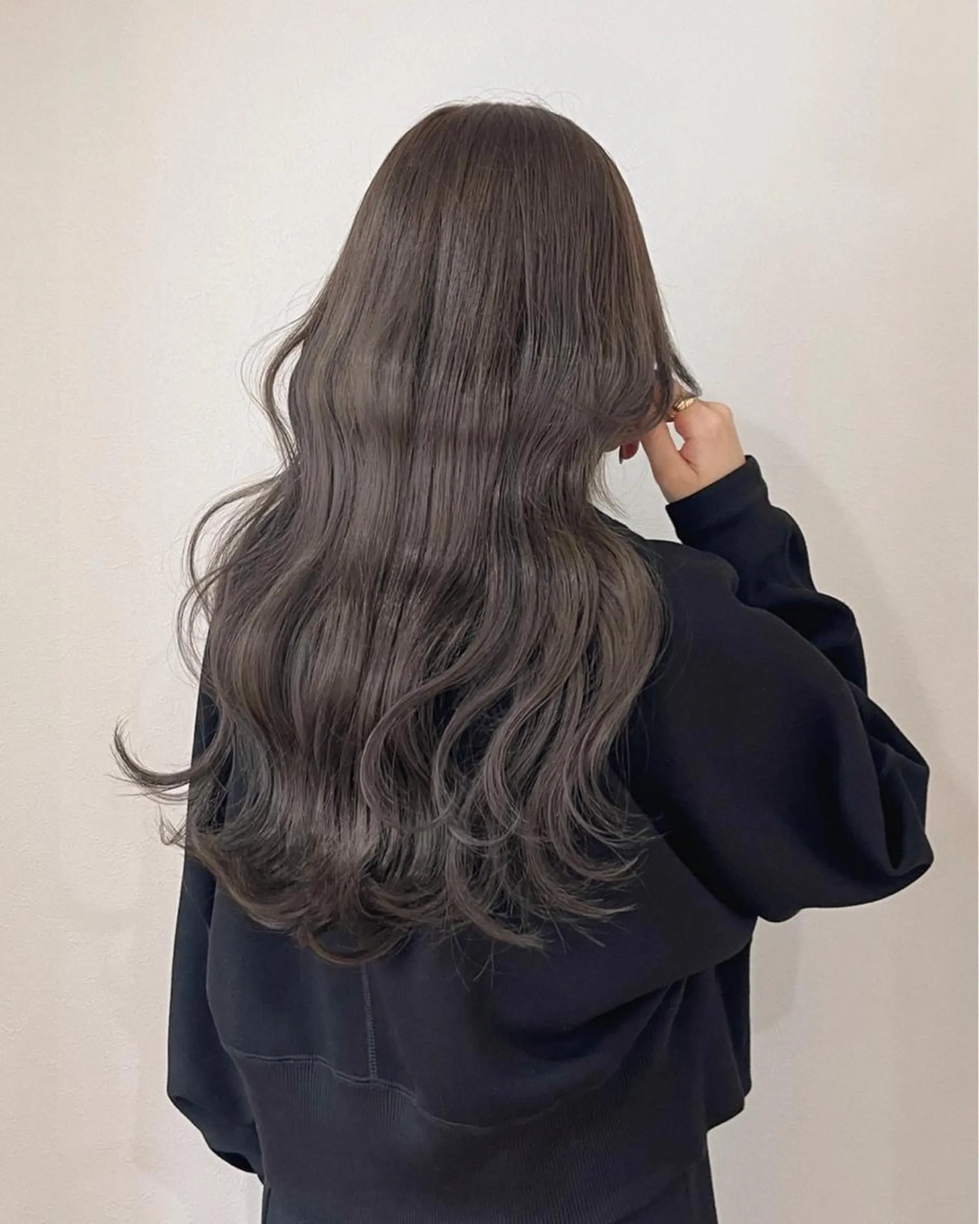 ロング 義本 風佳のヘアスタイル