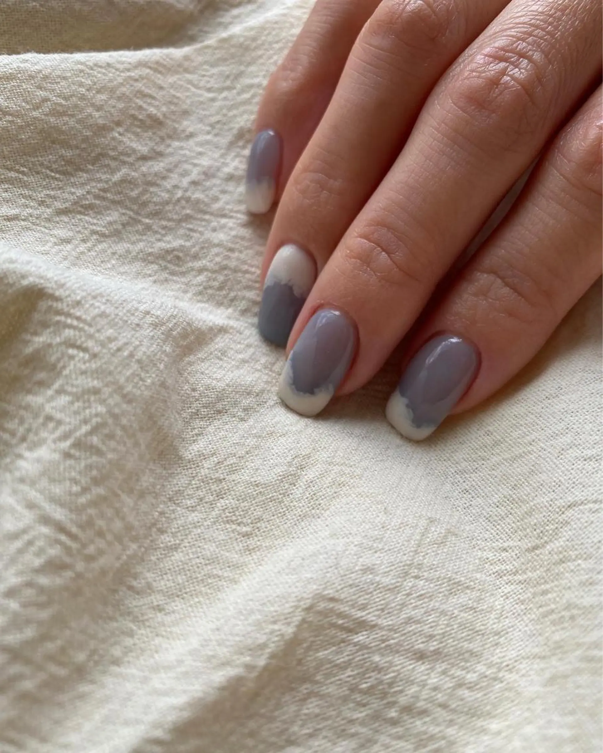 ネイル ニュアンスネイル ホワイト ハンドネイル 表参道colore店 REICAのネイルデザイン